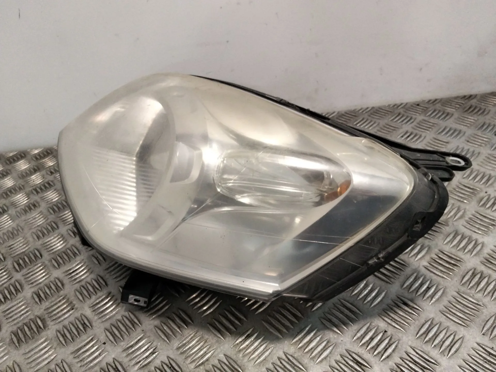 Faro Izquierdo para Fiat Fiorino Furgoneta/Monovolumen (225_)