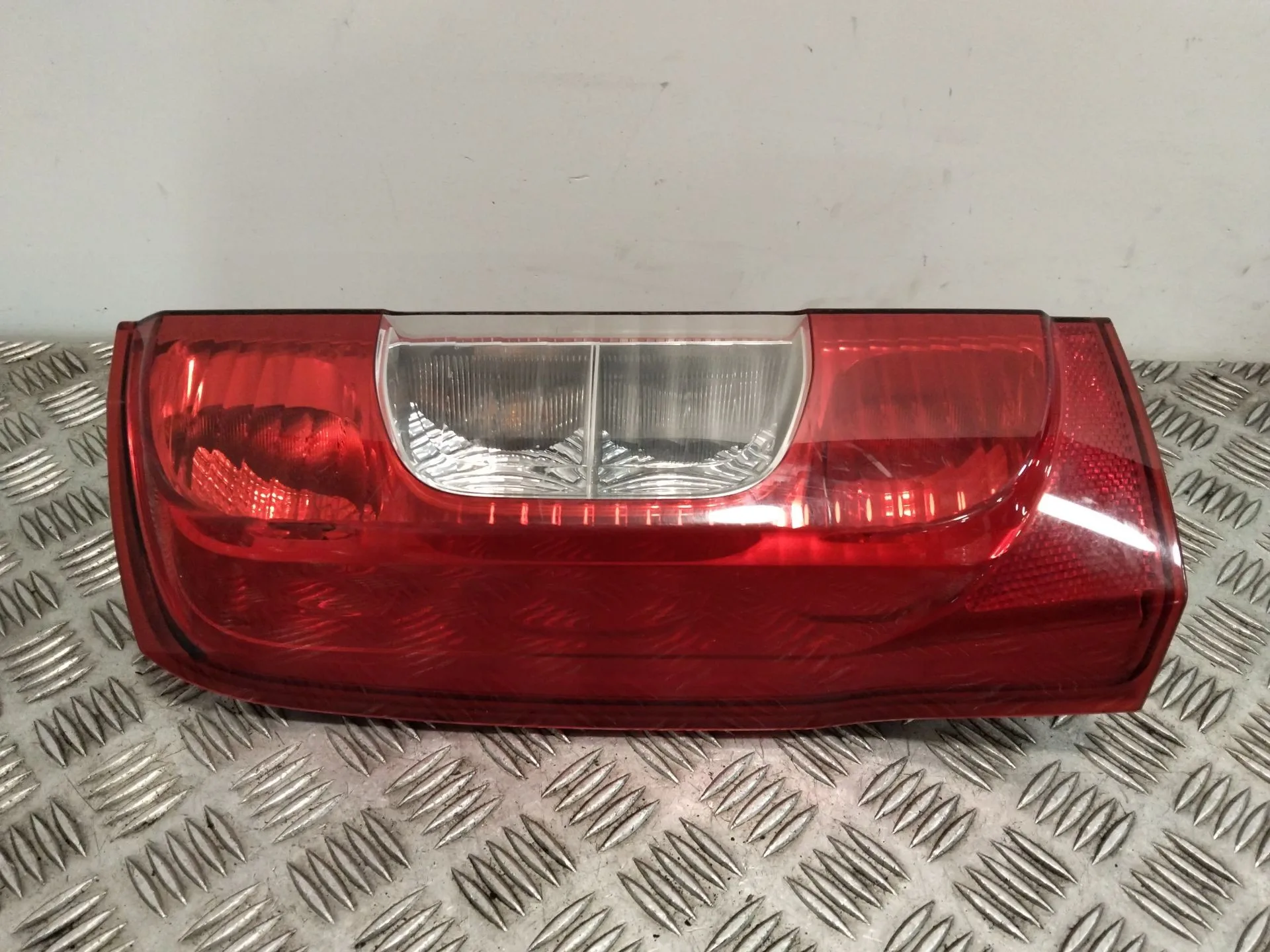 Piloto Trasero Izquierdo para Fiat Fiorino Furgoneta/Monovolumen (225_)