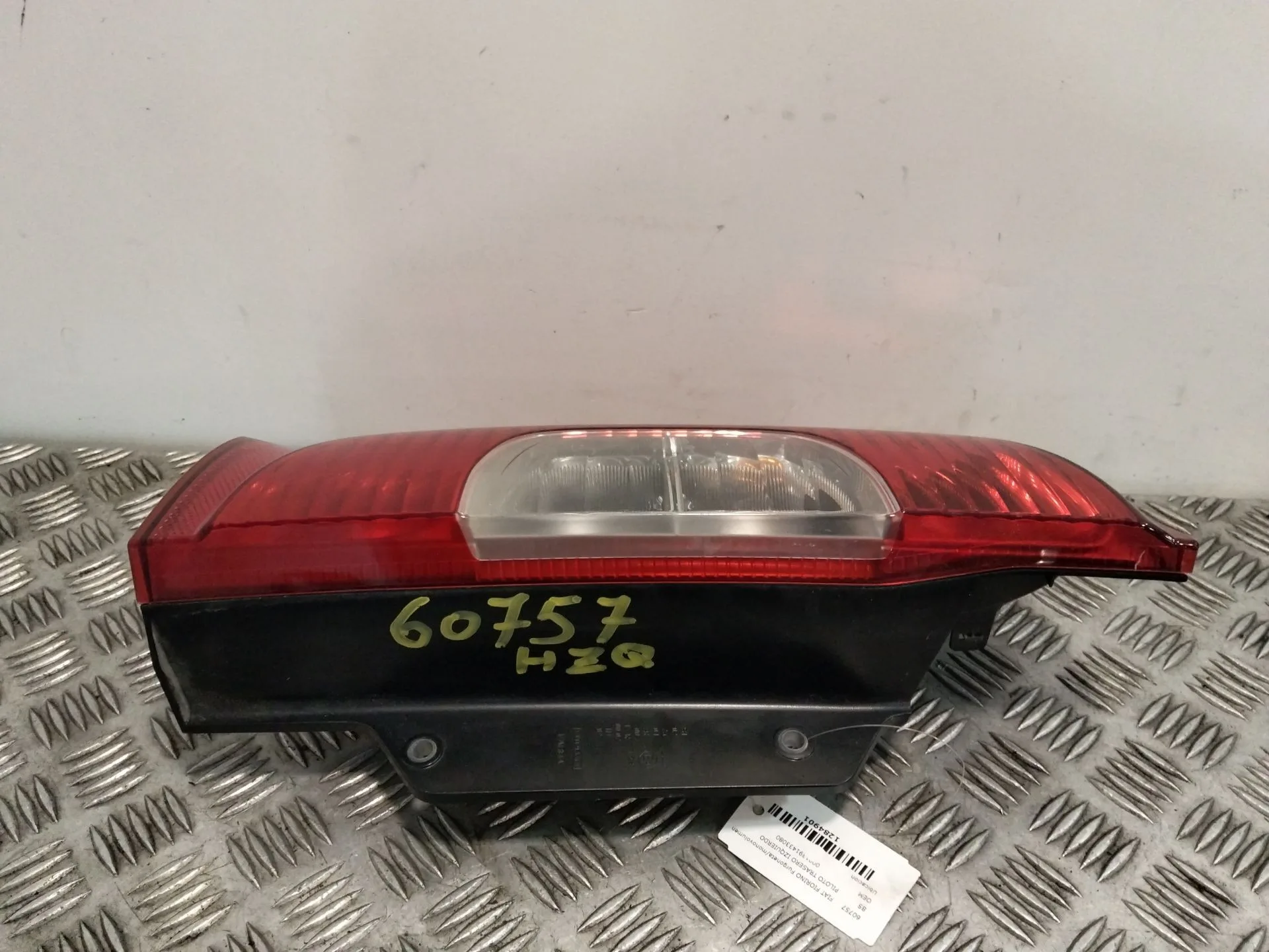 Piloto Trasero Izquierdo para Fiat Fiorino Furgoneta/Monovolumen (225_)