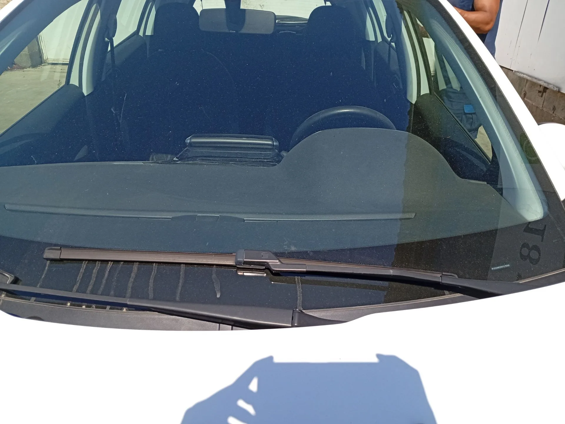 Brazo Limpia Delantero Izquierdo para Peugeot 208 I (Ca_, Cc_)