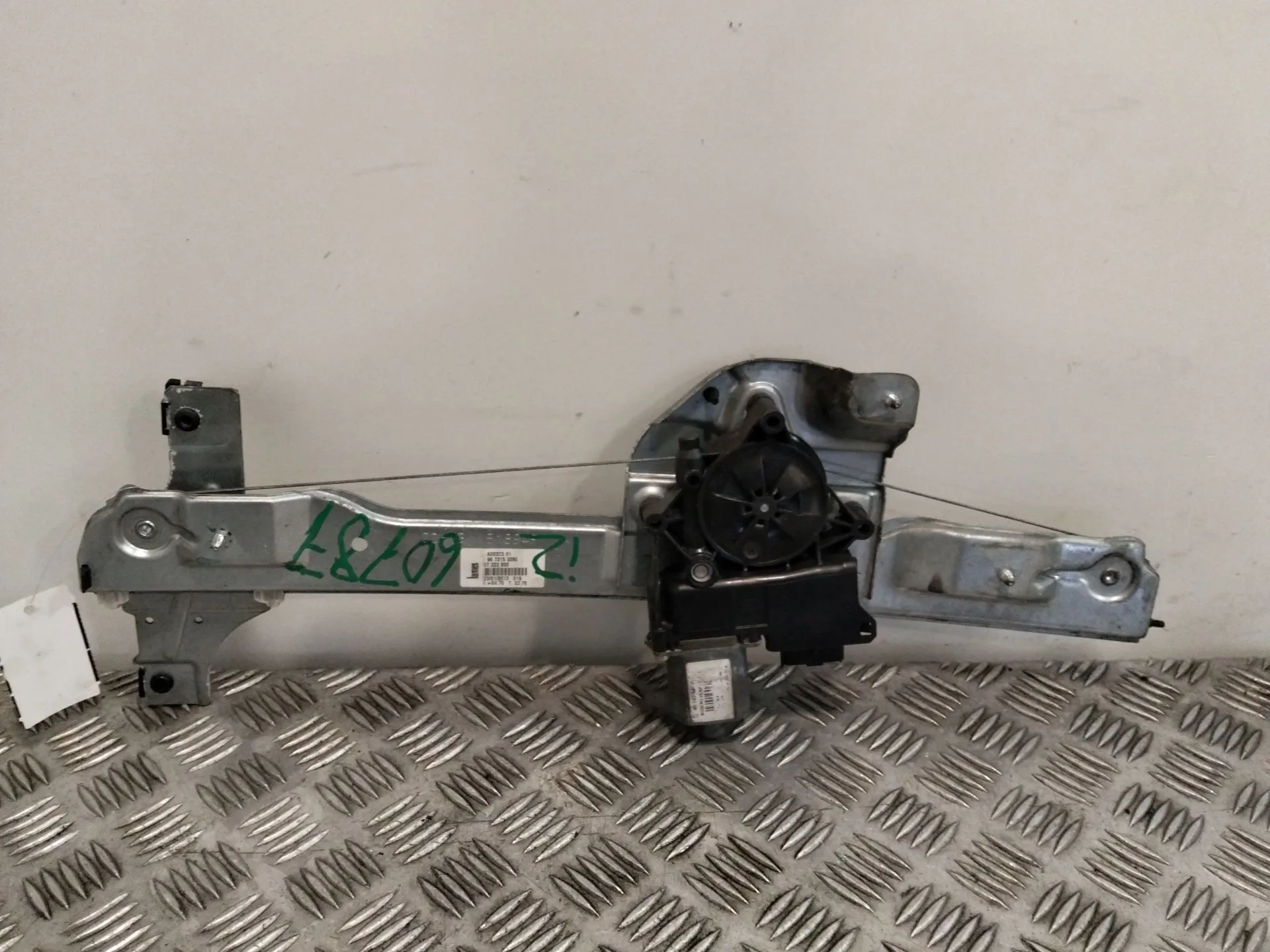 Elevalunas Delantero Izquierdo para Peugeot 208 I (Ca_, Cc_)