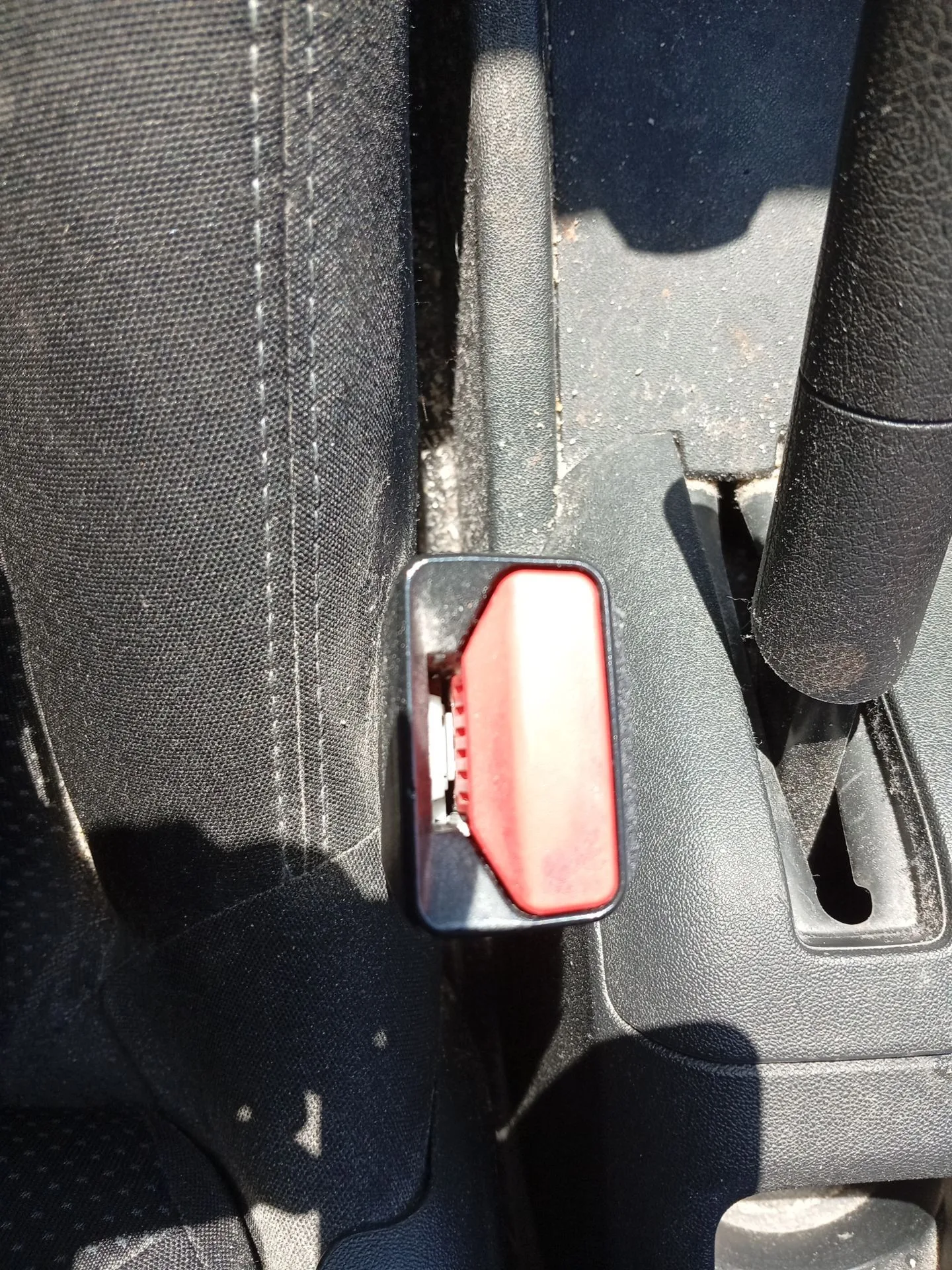 Enganche Cinturon Delantero Izquierdo para Peugeot 208 I (Ca_, Cc_)