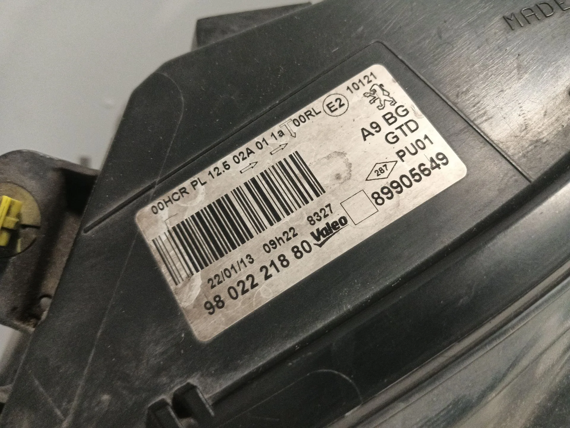 Faro Izquierdo para Peugeot 208 I (Ca_, Cc_)
