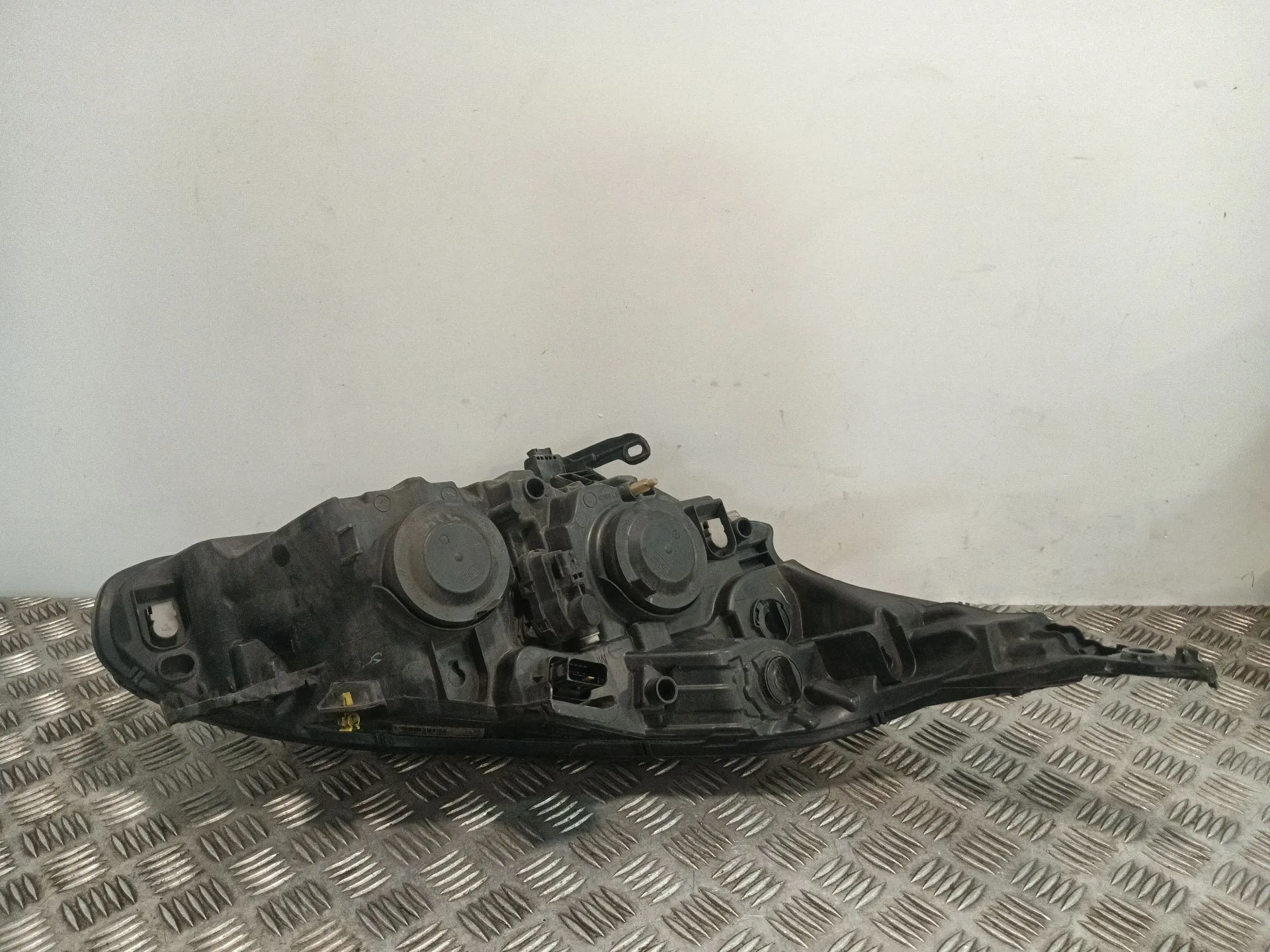 Faro Izquierdo para Peugeot 208 I (Ca_, Cc_)