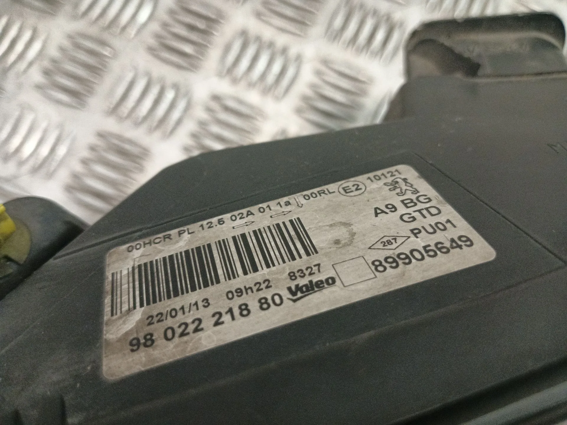 Faro Izquierdo para Peugeot 208 I (Ca_, Cc_)