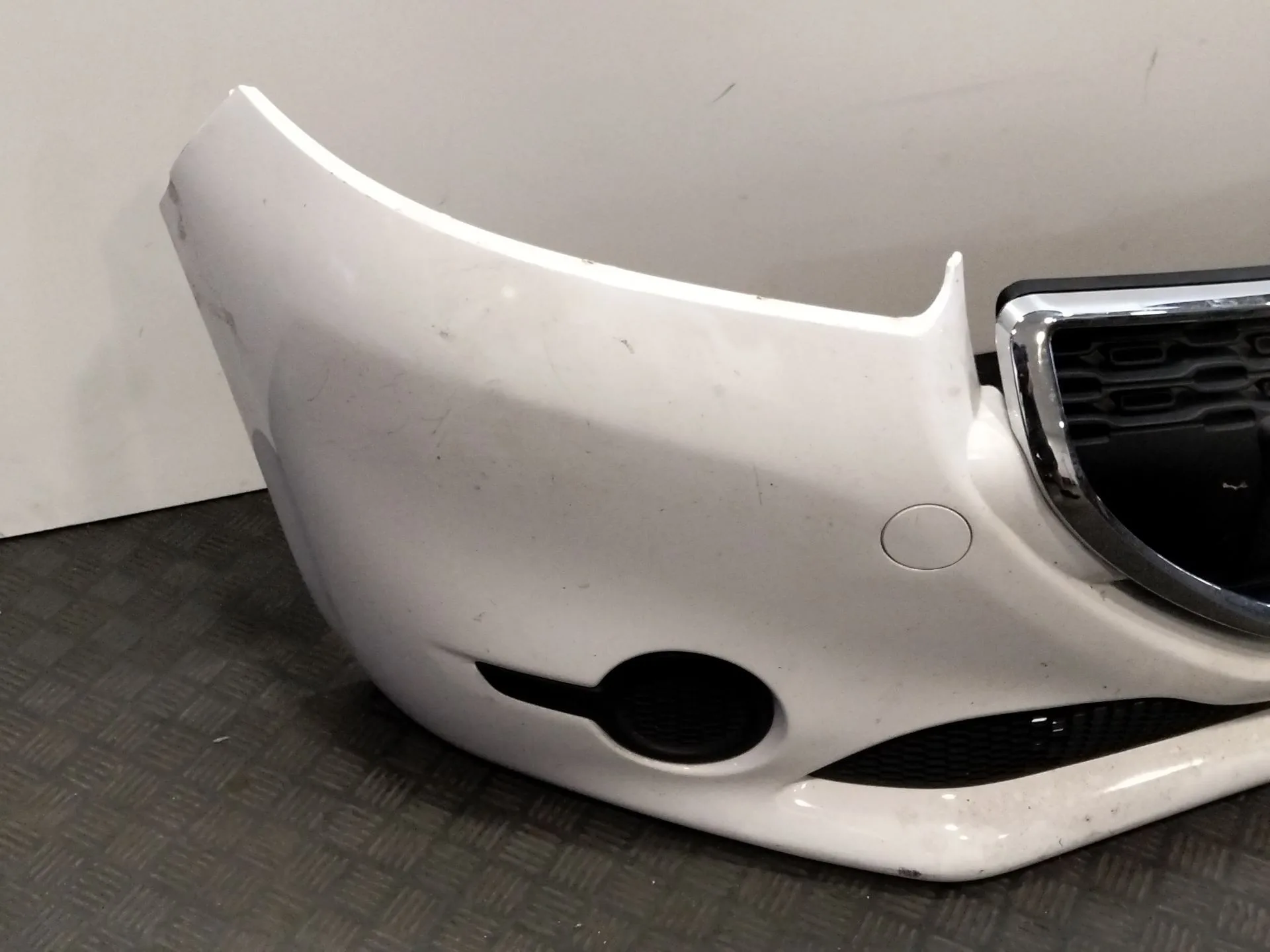 Paragolpes Delantero para Peugeot 208 I (Ca_, Cc_)