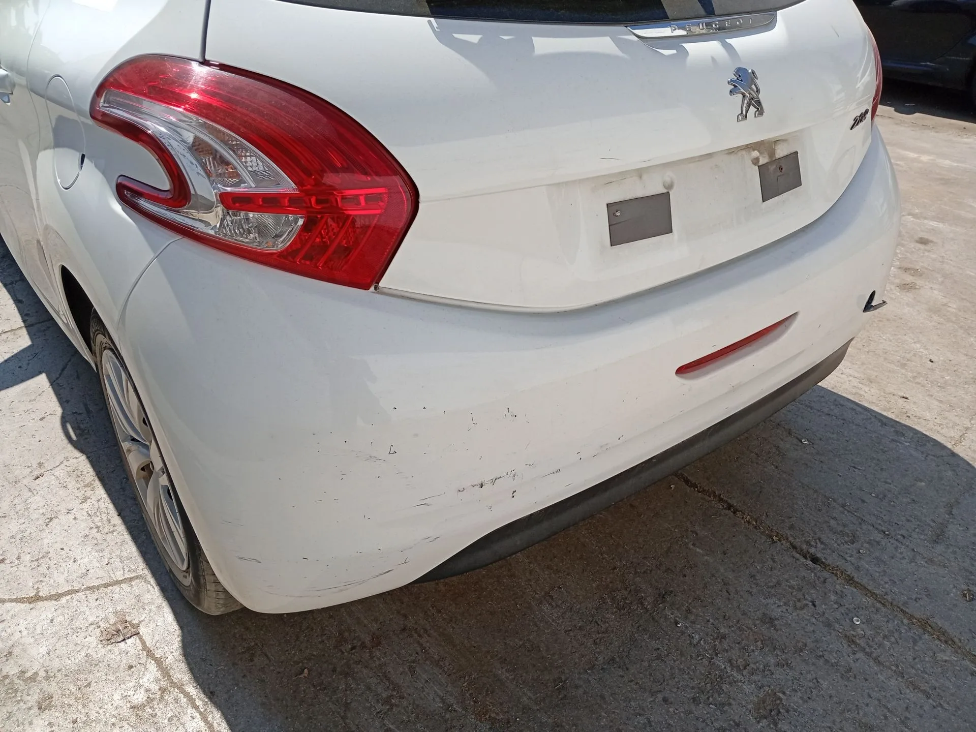 Paragolpes Trasero para Peugeot 208 I (Ca_, Cc_)
