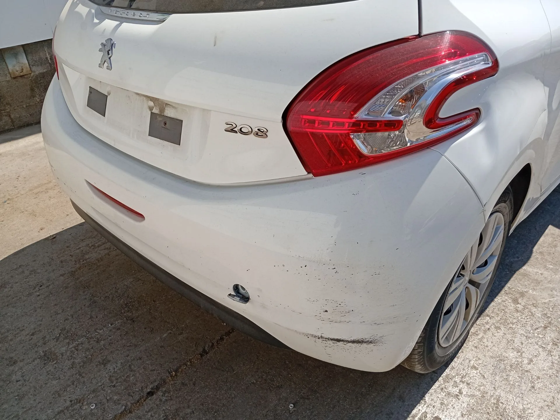 Paragolpes Trasero para Peugeot 208 I (Ca_, Cc_)