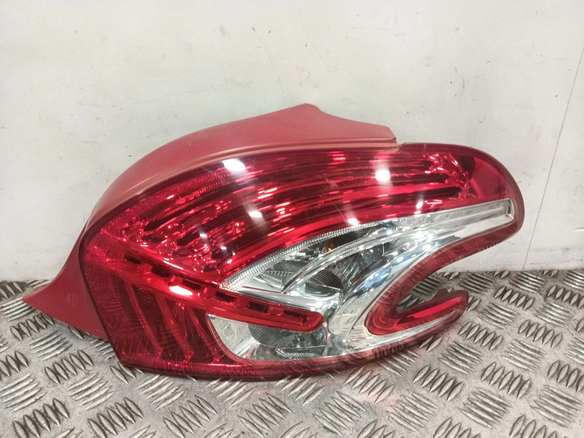 Piloto Trasero Derecho para Peugeot 208 I (Ca_, Cc_)