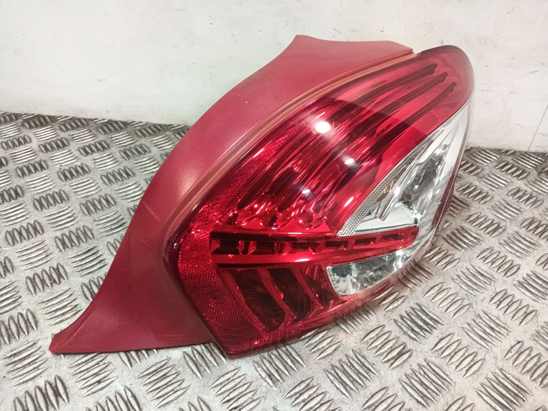 Piloto Trasero Derecho para Peugeot 208 I (Ca_, Cc_)