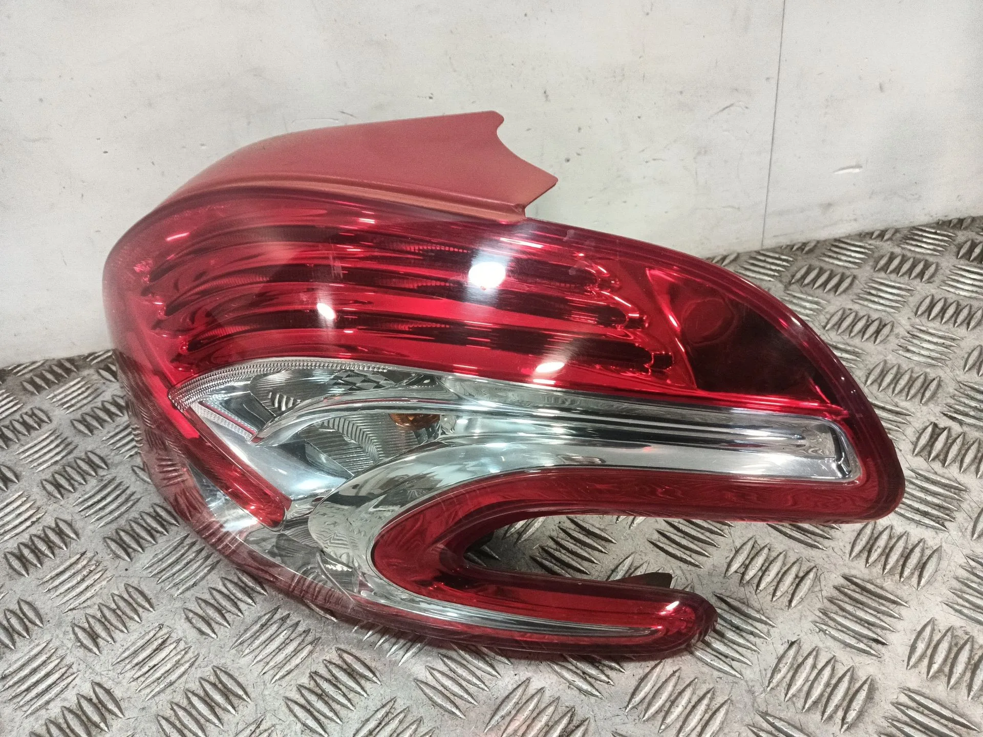 Piloto Trasero Derecho para Peugeot 208 I (Ca_, Cc_)