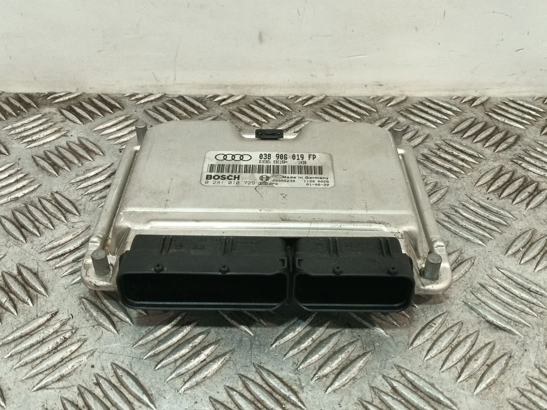 Centralita Motor Uce para Audi A4 B6 (8E2)