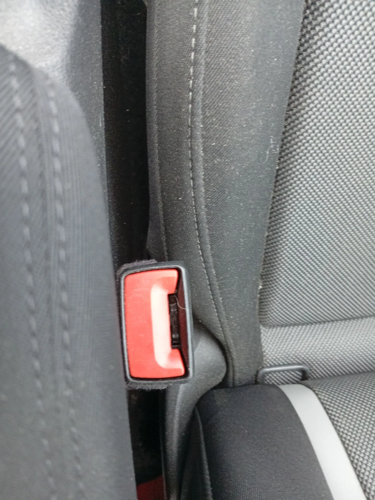 Enganche Cinturon Delantero Derecho para Audi Q2 (Gab, Gag)