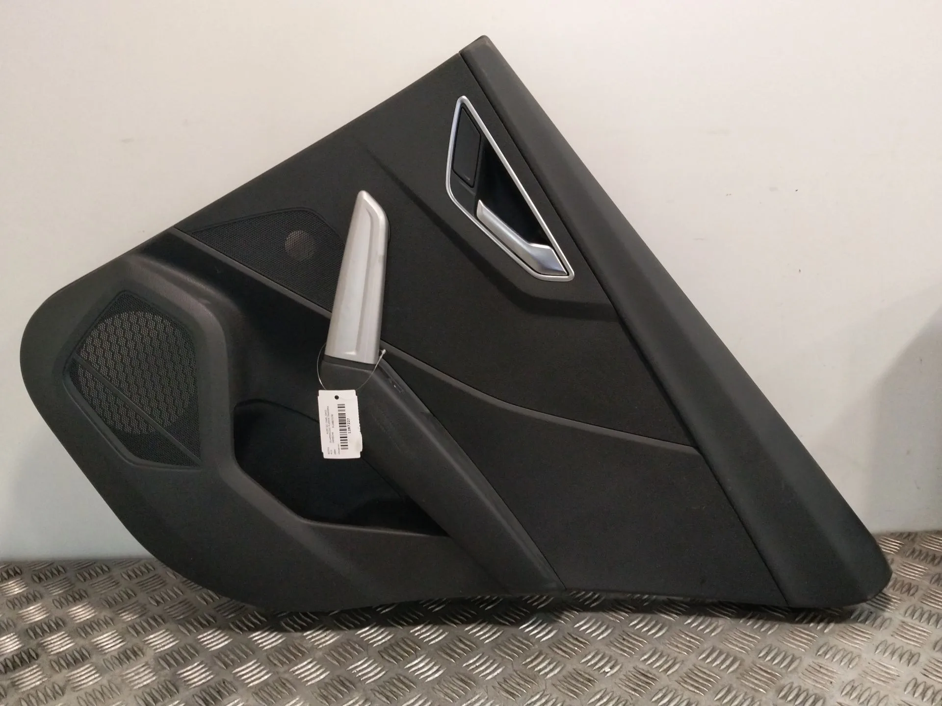 Guarnecido Puerta Trasera Derecha para Audi Q2 (Gab, Gag)