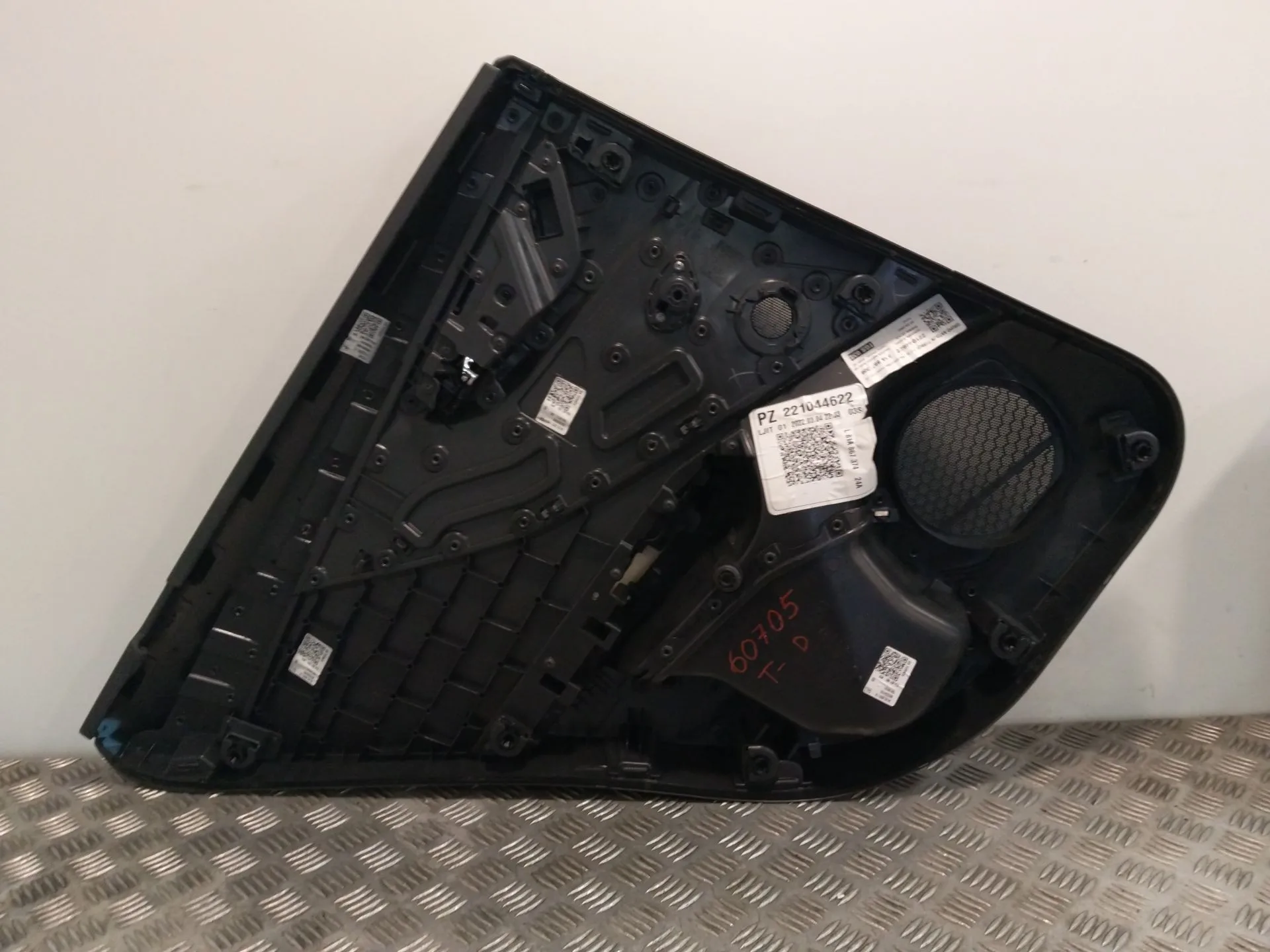 Guarnecido Puerta Trasera Derecha para Audi Q2 (Gab, Gag)