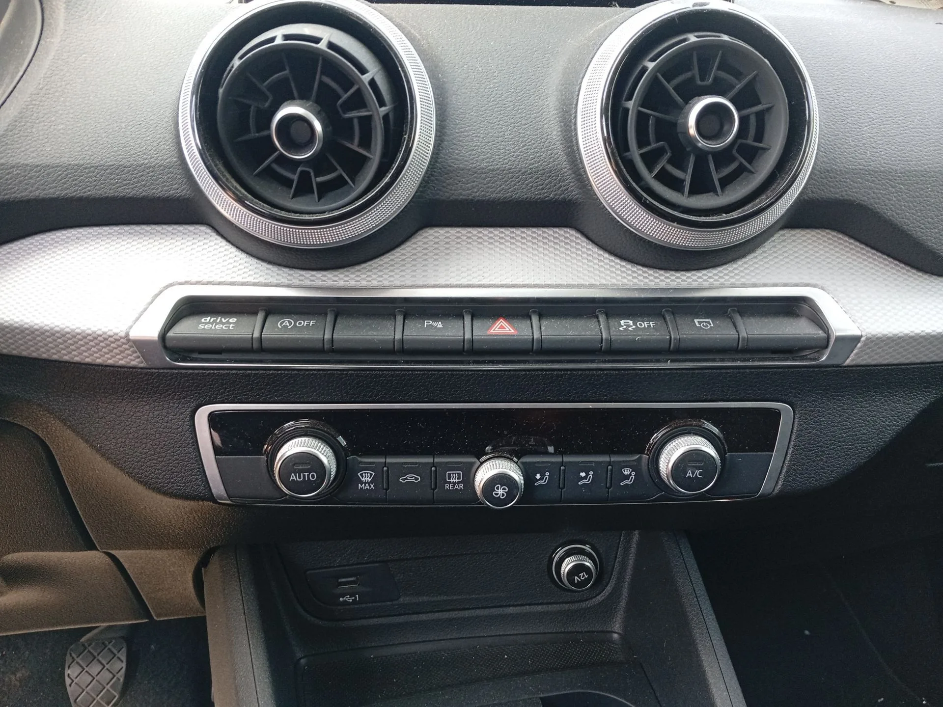 Mando Climatizador para Audi Q2 (Gab, Gag)