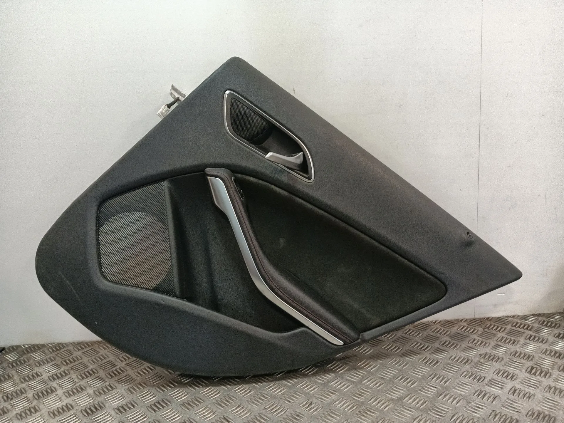 Guarnecido Puerta Trasera Derecha para Mercedes-Benz Clase A (W176)