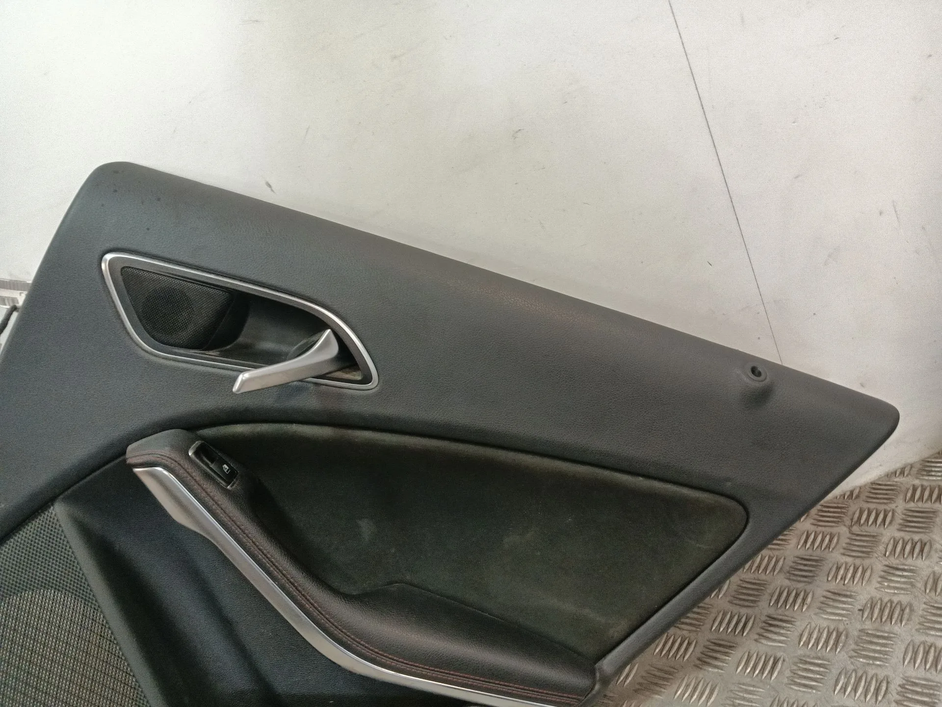 Guarnecido Puerta Trasera Derecha para Mercedes-Benz Clase A (W176)