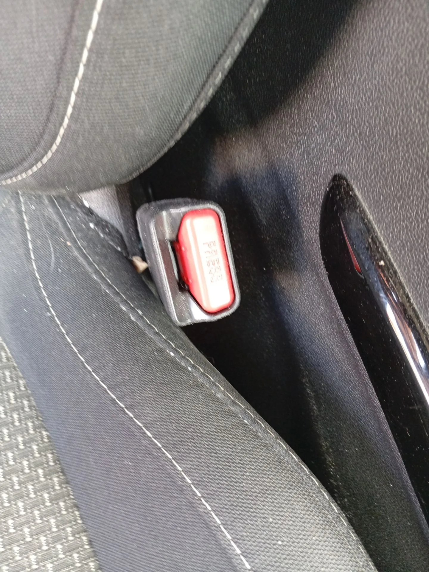 Enganche Cinturon Delantero Derecho para Renault Kadjar (Ha_, Hl_)