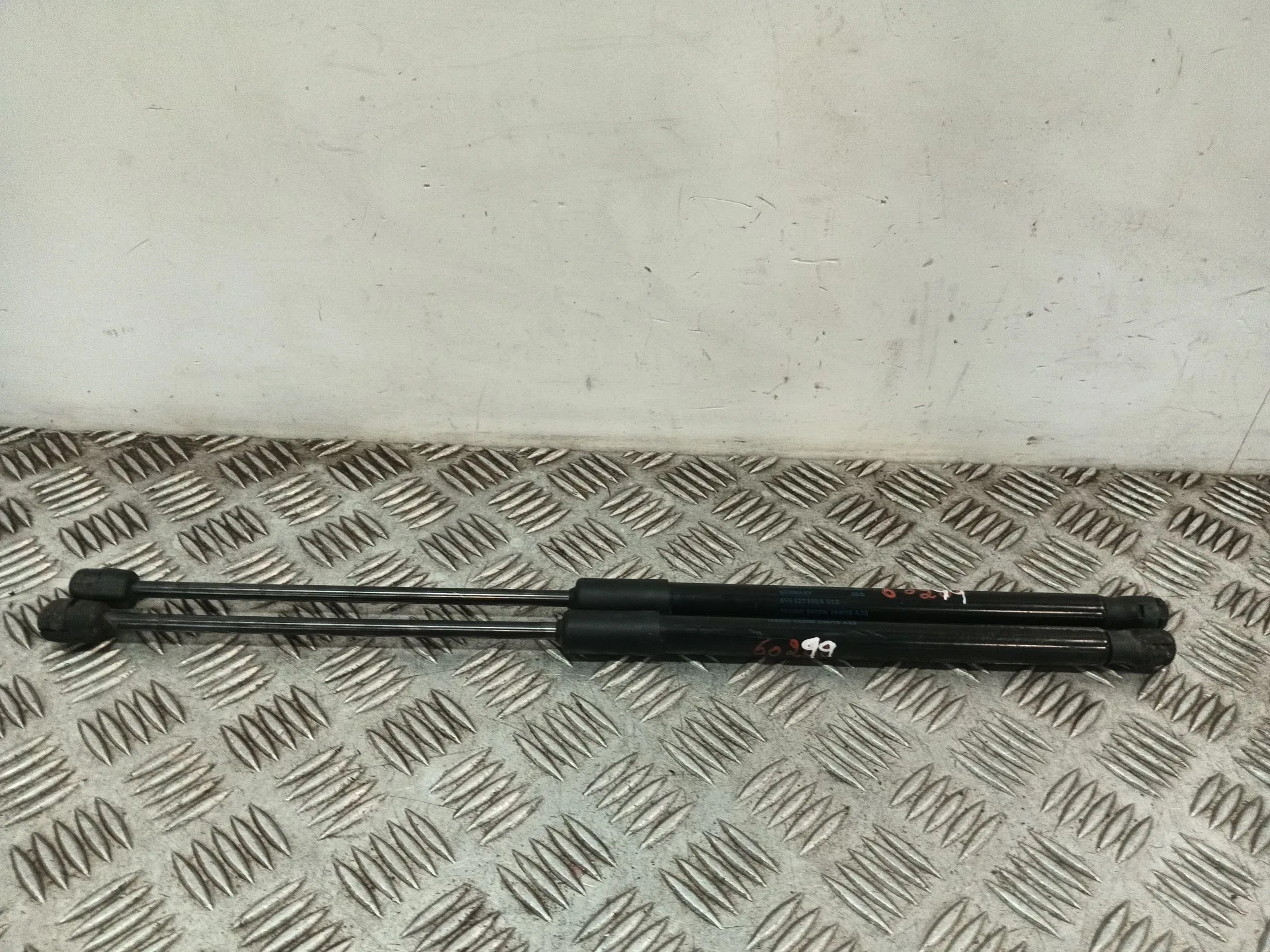 Amortiguadores Maletero / Porton para Skoda Fabia Iii (Nj3)