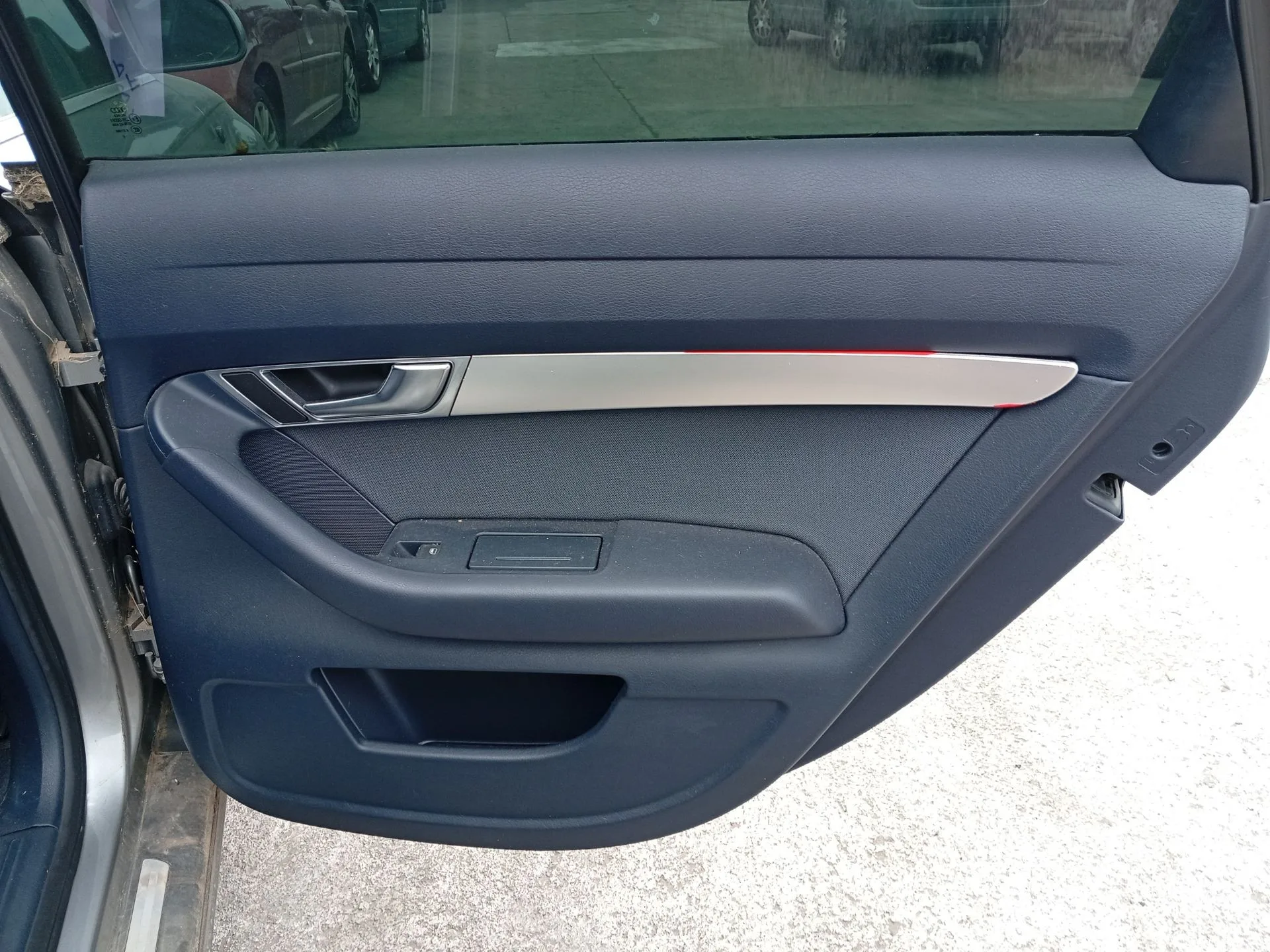 Guarnecido Puerta Trasera Derecha para Audi A6 C6 (4F2)