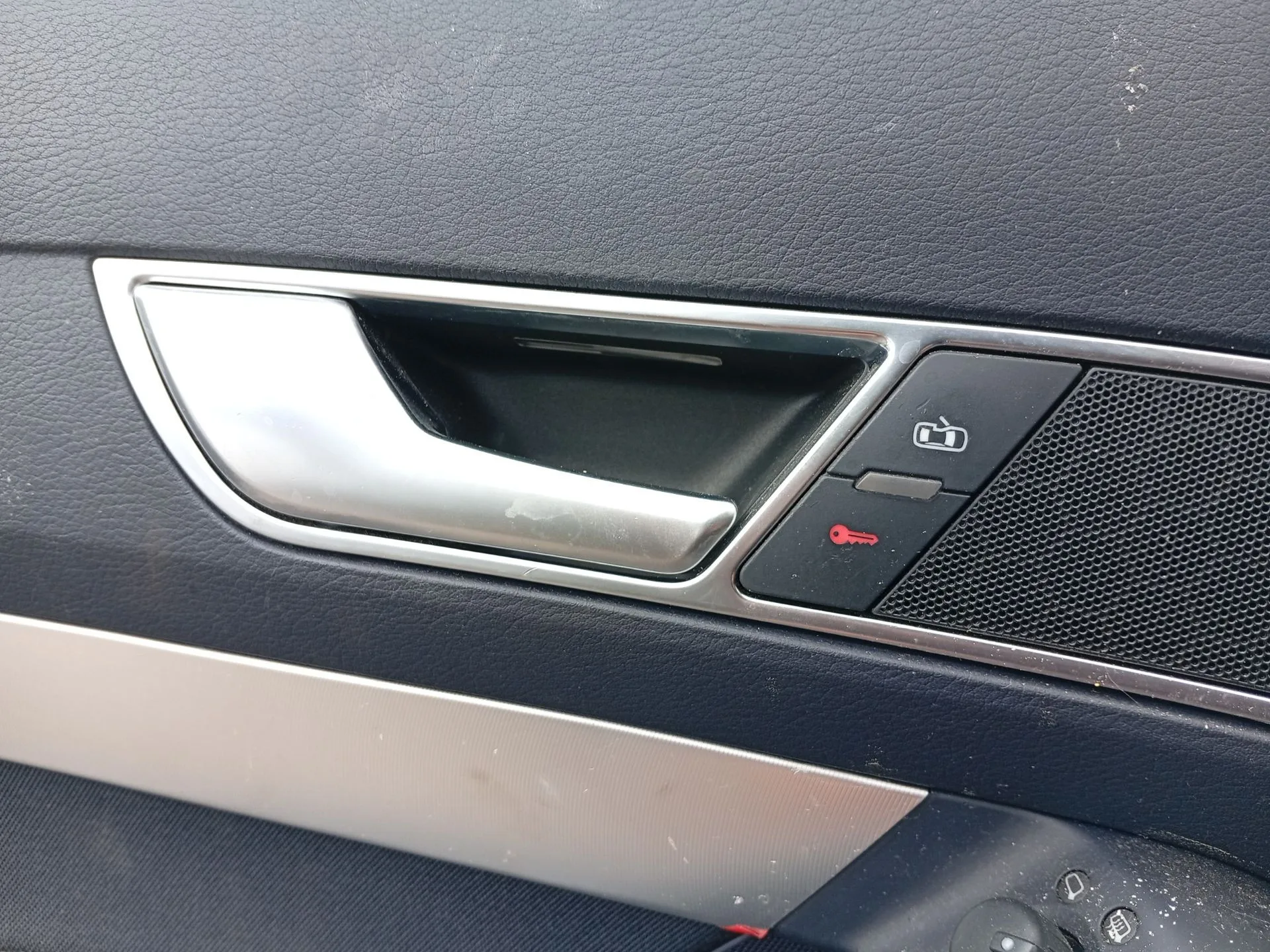 Maneta Interior Delantera Izquierda para Audi A6 C6 (4F2)