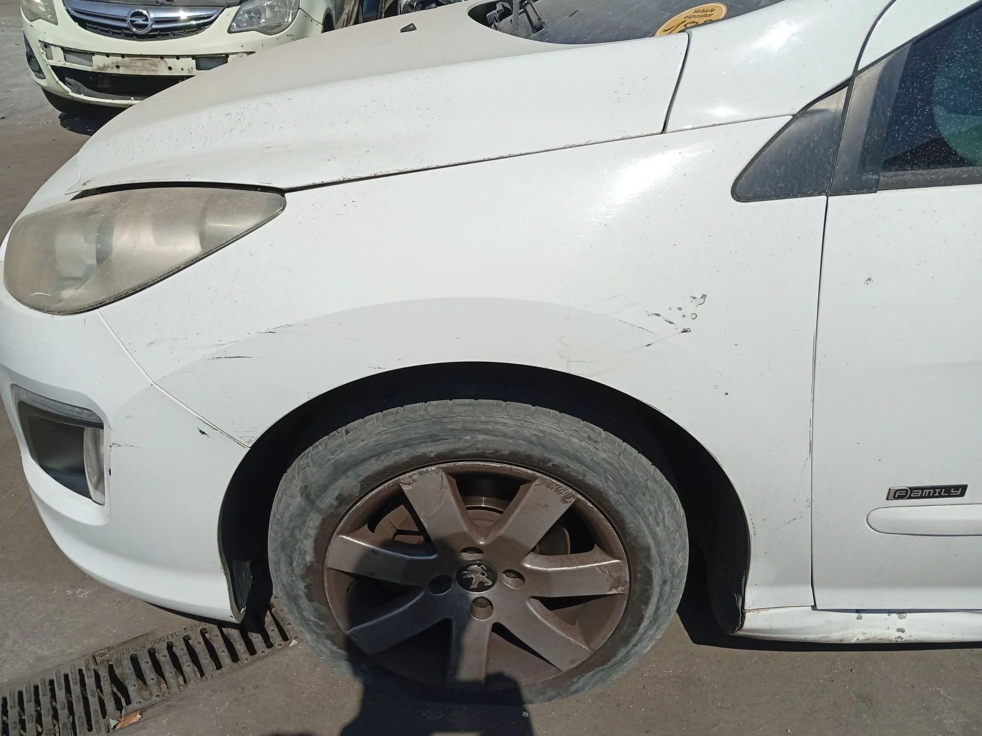 Aleta Delantera Izquierda para Peugeot 308 Sw I (4E_, 4H_)