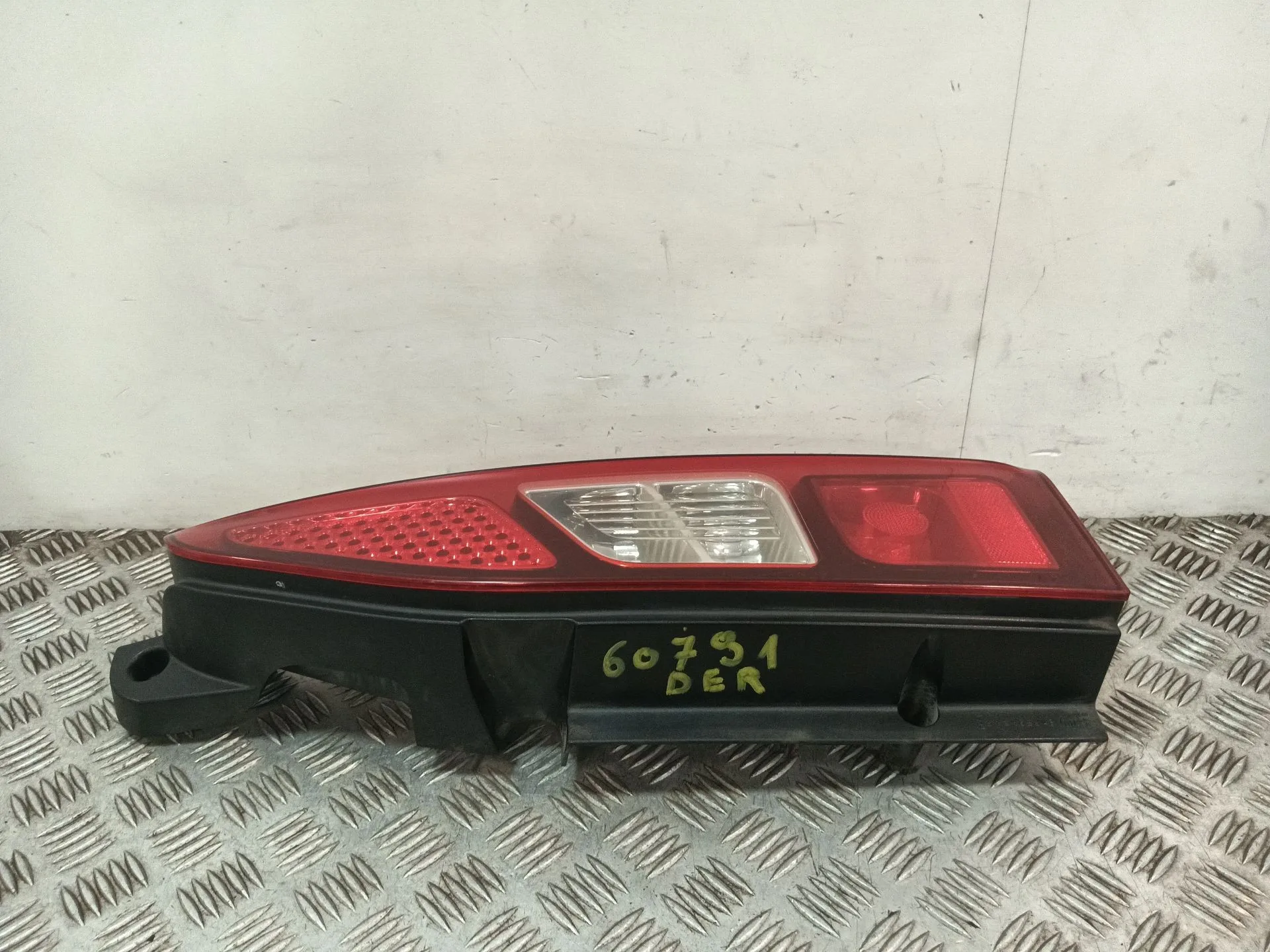 Piloto Trasero Derecho para Citroën Berlingo Multispace (B9)