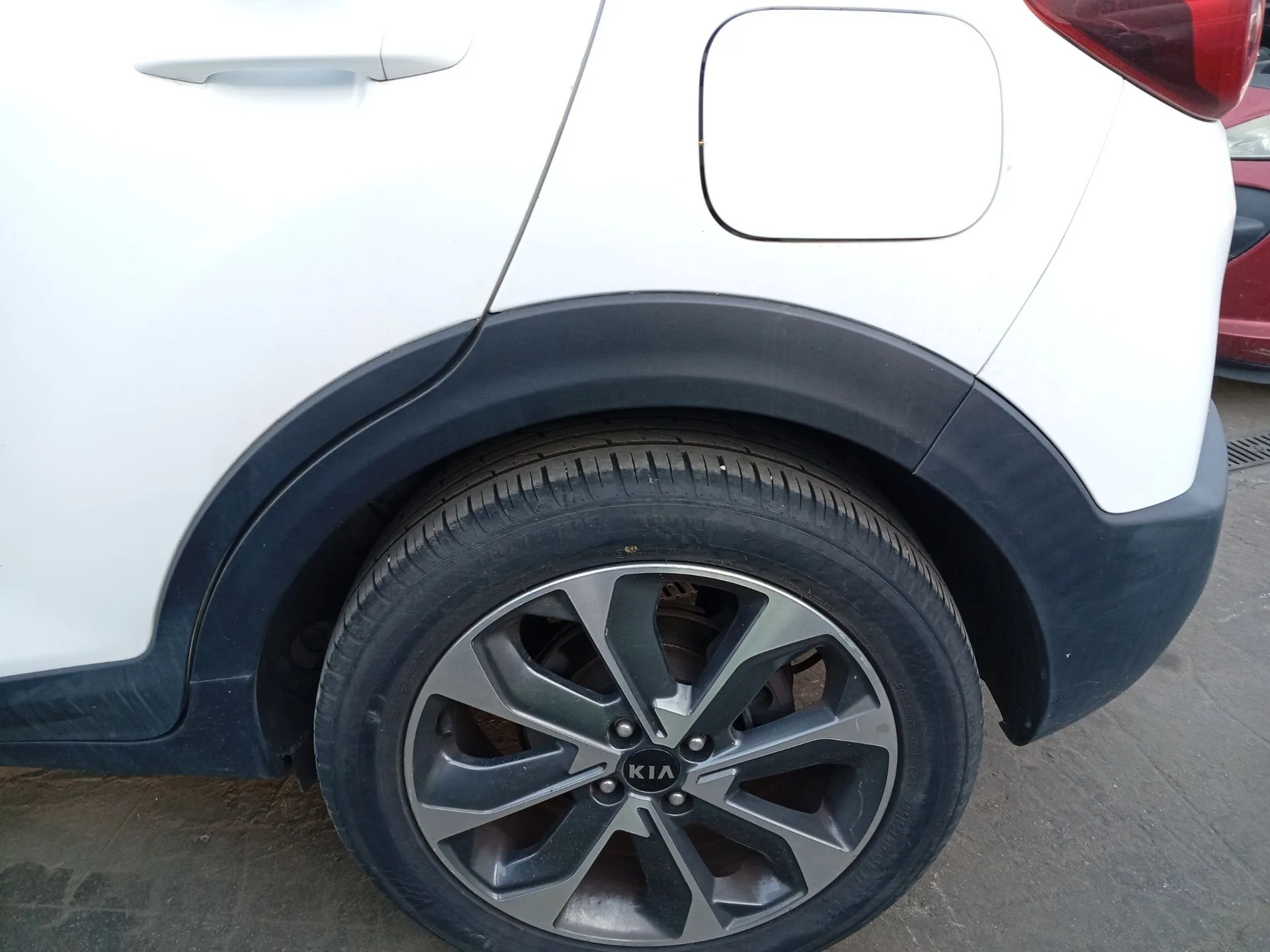 Aletin Trasero Izquierdo para Kia Stonic (Yb)