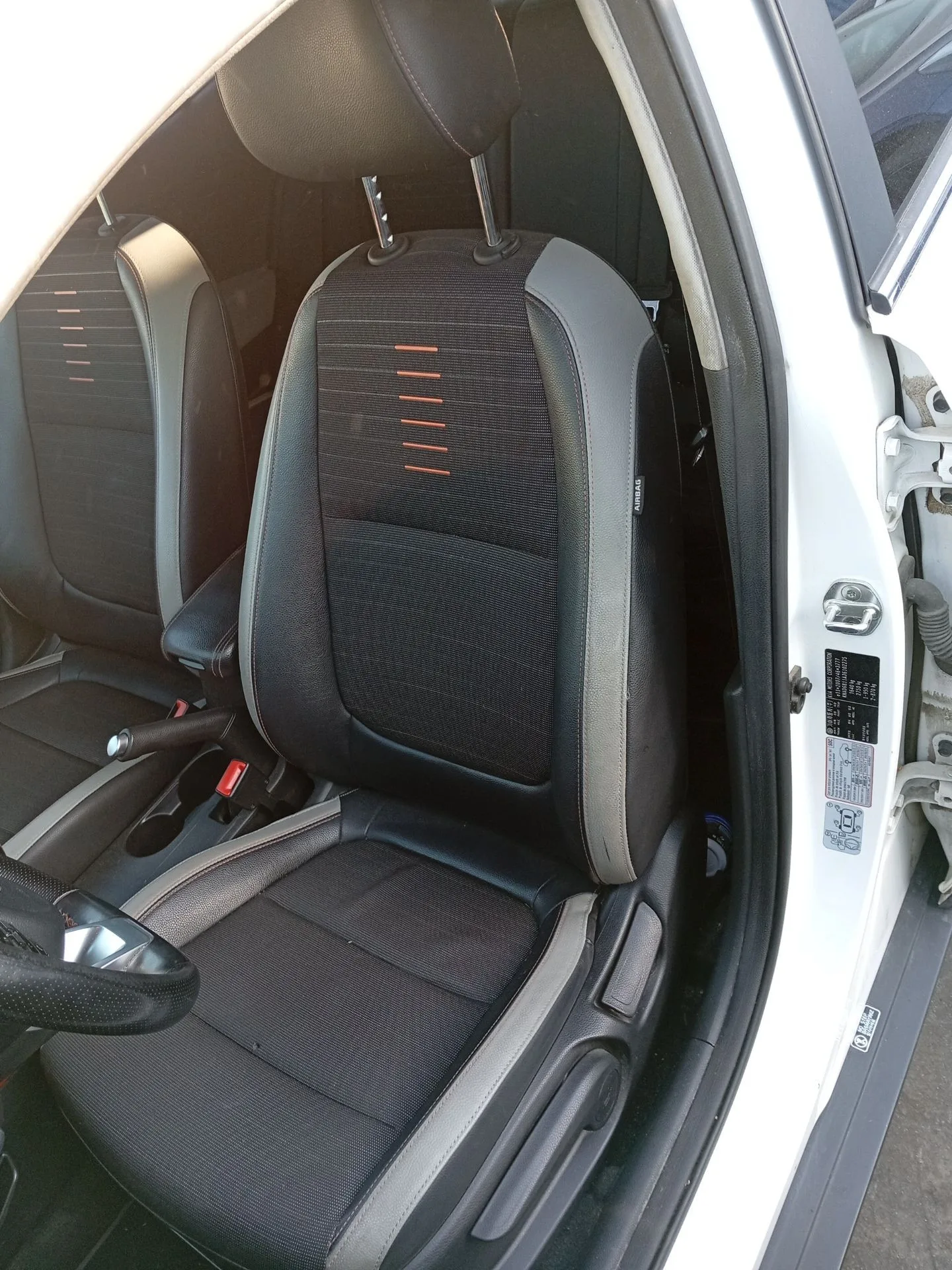 Asiento Delantero Izquierdo para Kia Stonic (Yb)