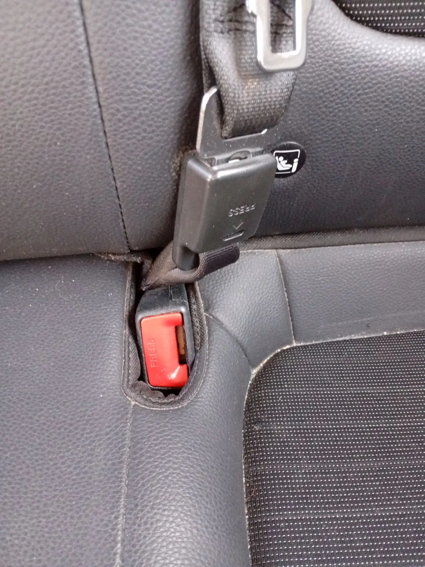 Enganche Cinturon Trasero Izquierdo para Kia Stonic (Yb)