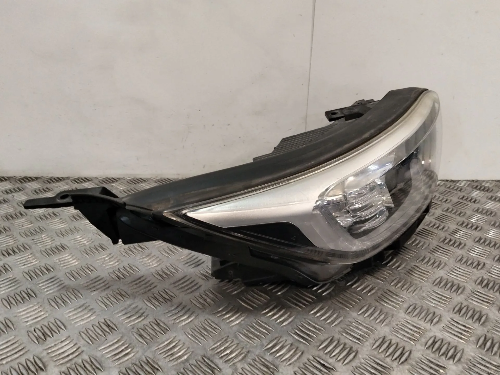 Faro Derecho para Kia Stonic (Yb)