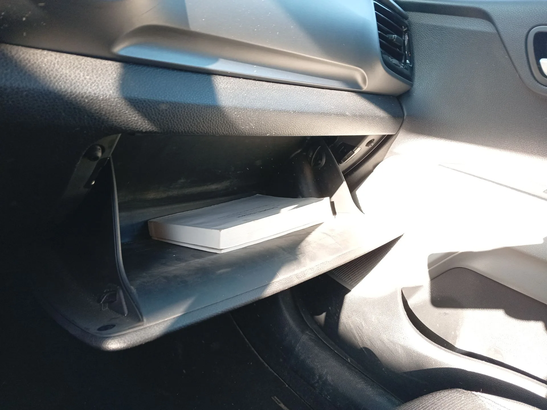 Guantera para Kia Stonic (Yb)