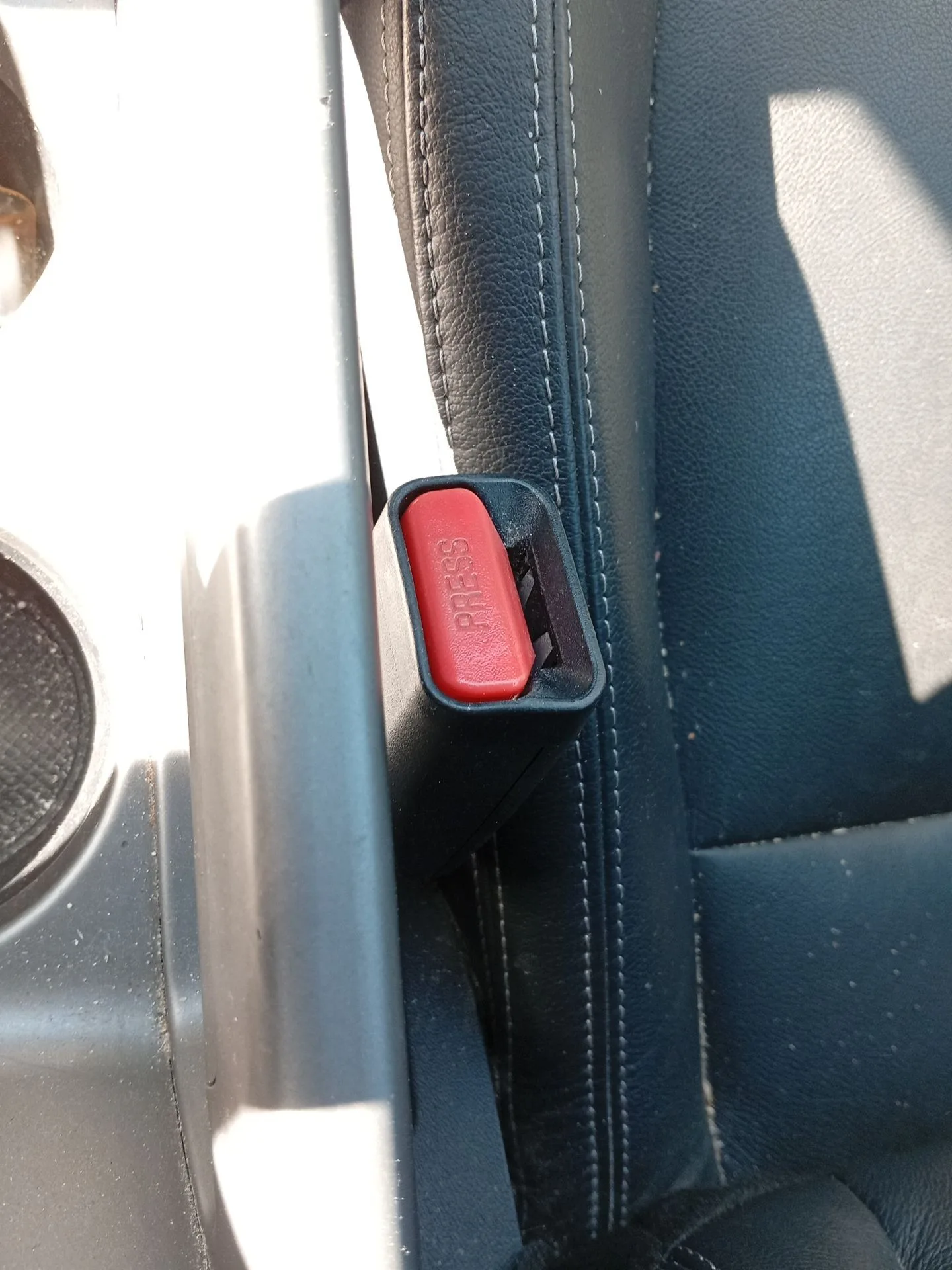 Enganche Cinturon Delantero Derecho para Kia Sportage Iii (Sl)
