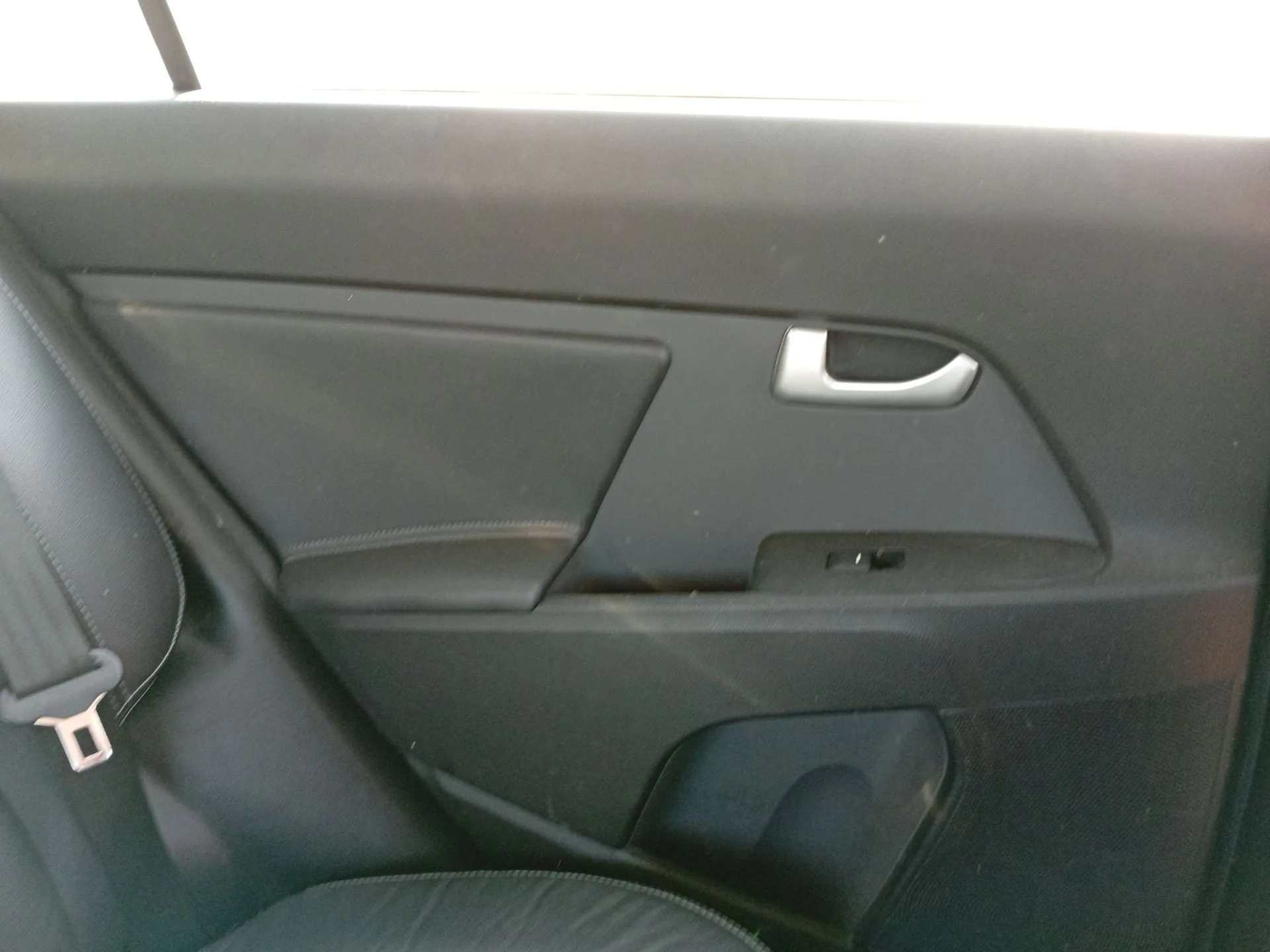 Guarnecido Puerta Trasera Izquierda para Kia Sportage Iii (Sl)