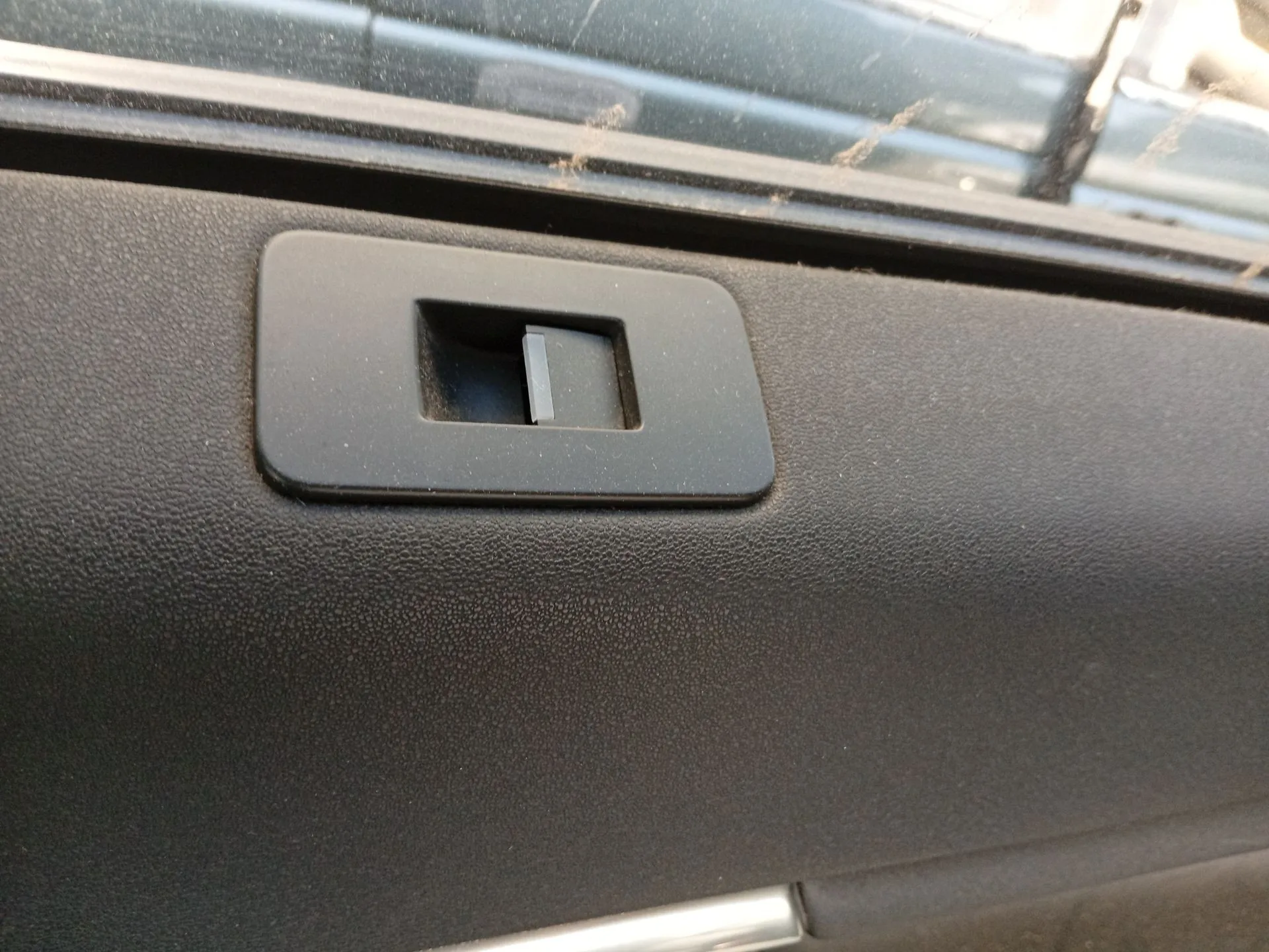 Mando Elevalunas Trasero Derecho para Land Rover Discovery Sport (L550)