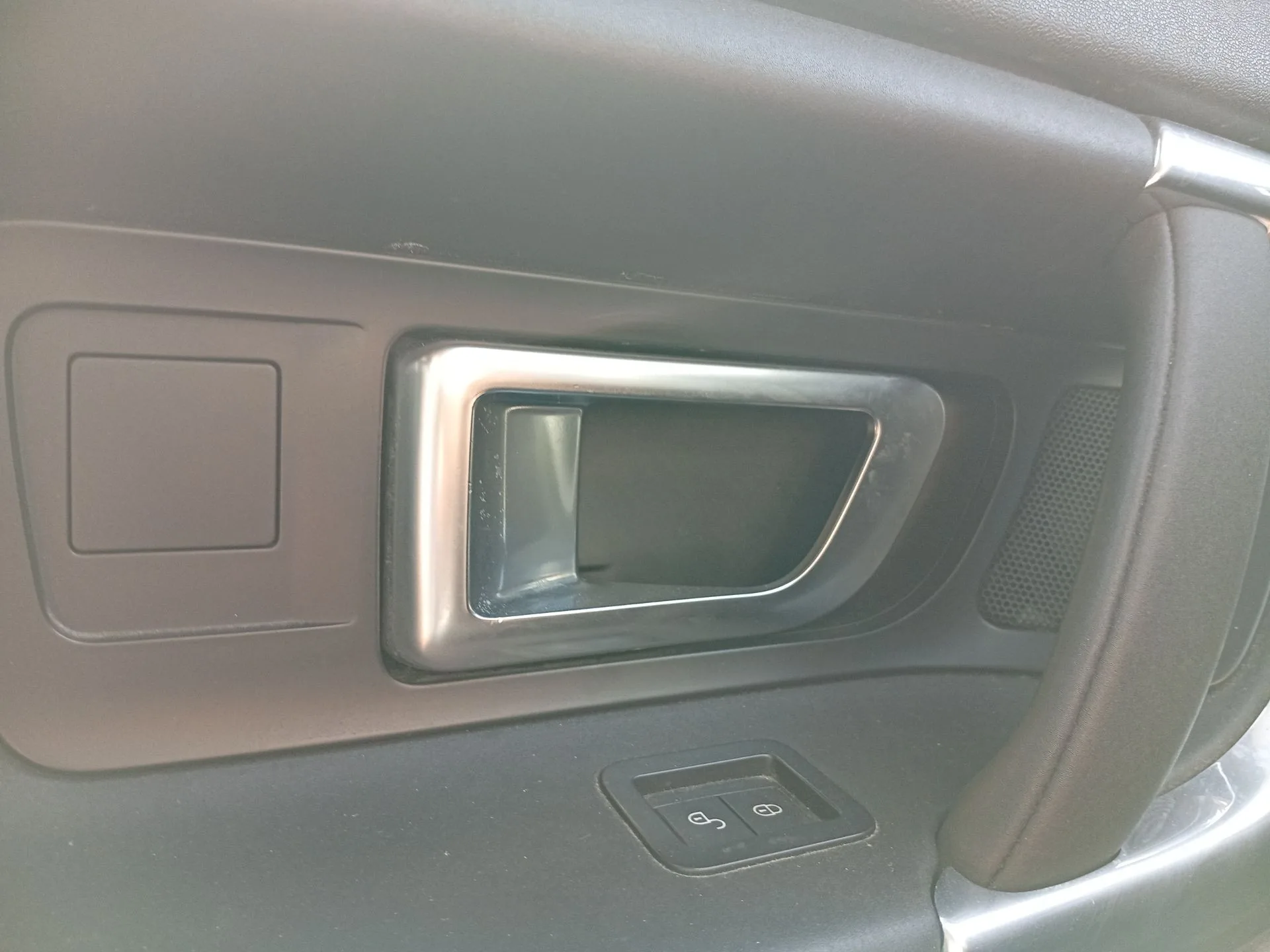 Maneta Interior Delantera Izquierda para Land Rover Discovery Sport (L550)