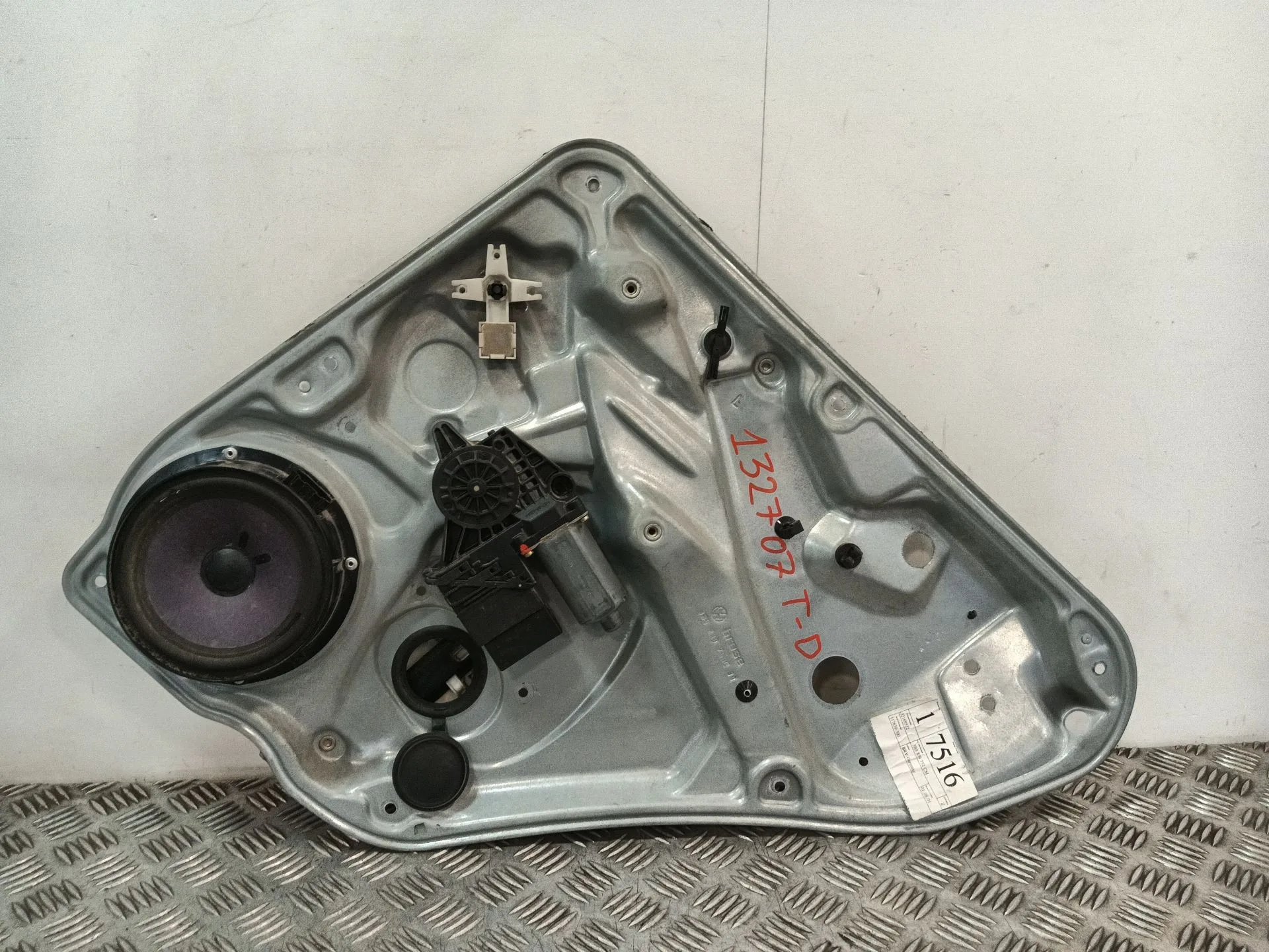 Elevalunas Trasero Derecho para Volkswagen Passat Berlina (3B3)