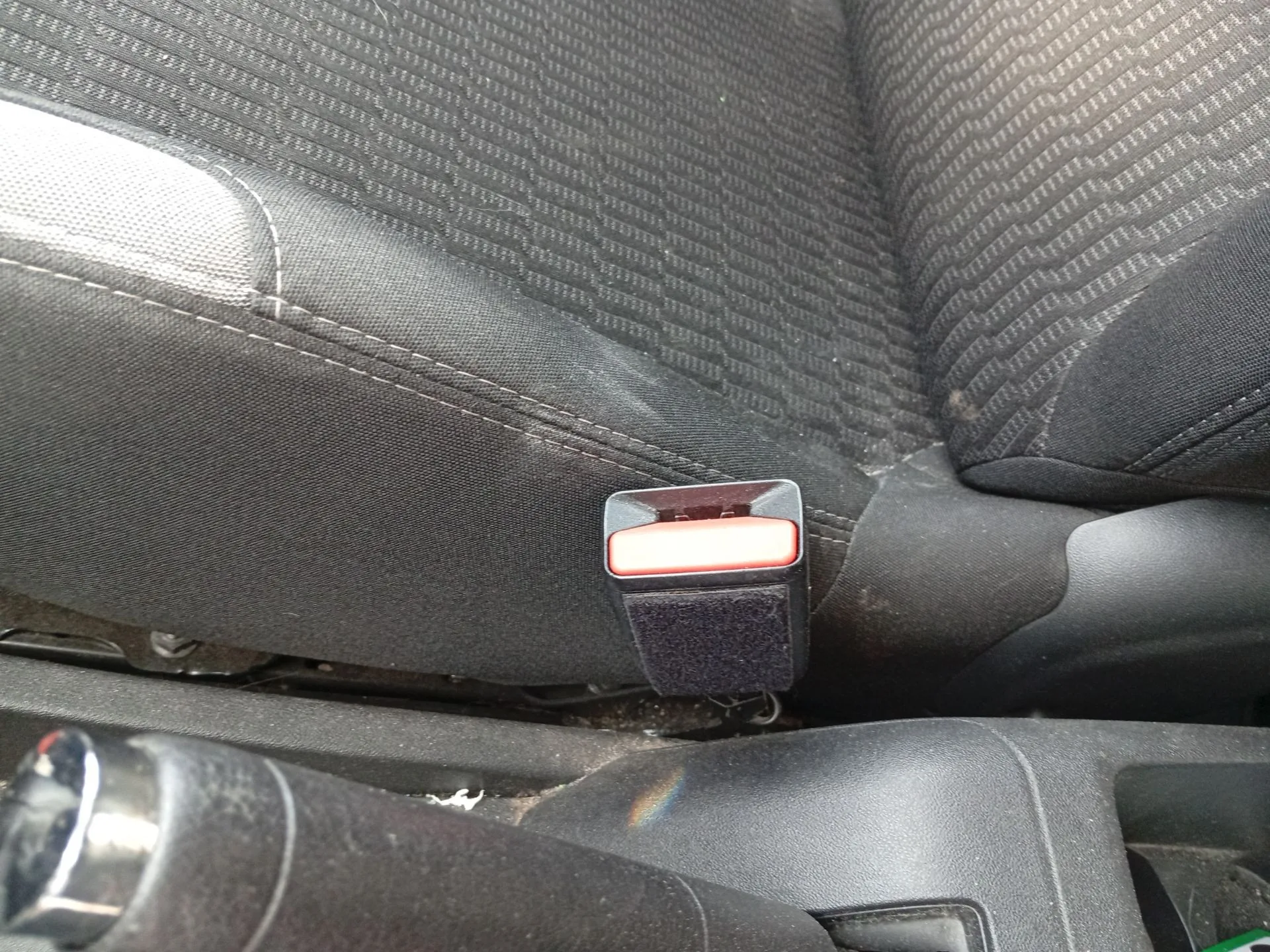 Enganche Cinturon Delantero Derecho para Peugeot 208 I (Ca_, Cc_)