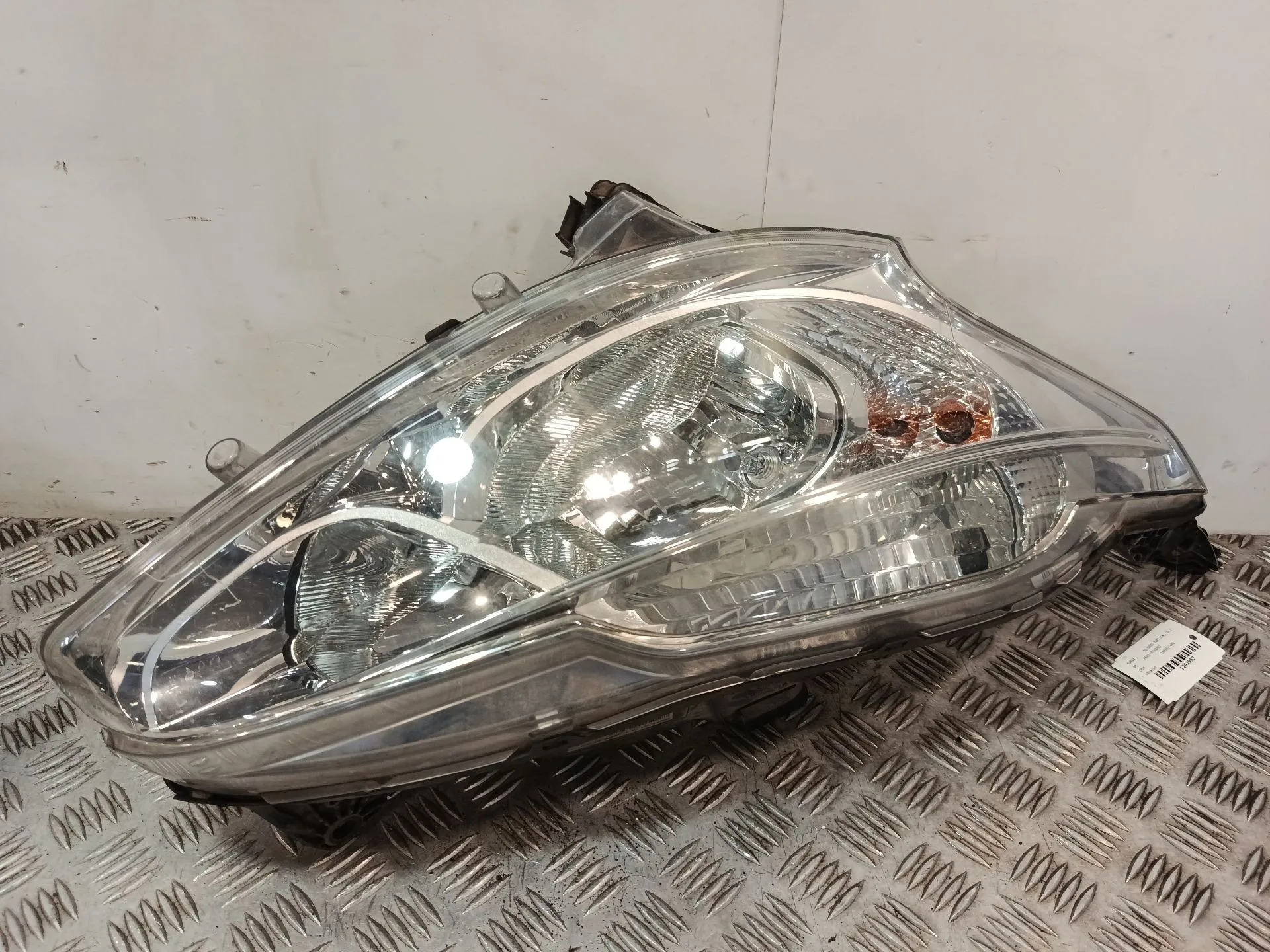 Faro Derecho para Peugeot 208 I (Ca_, Cc_)