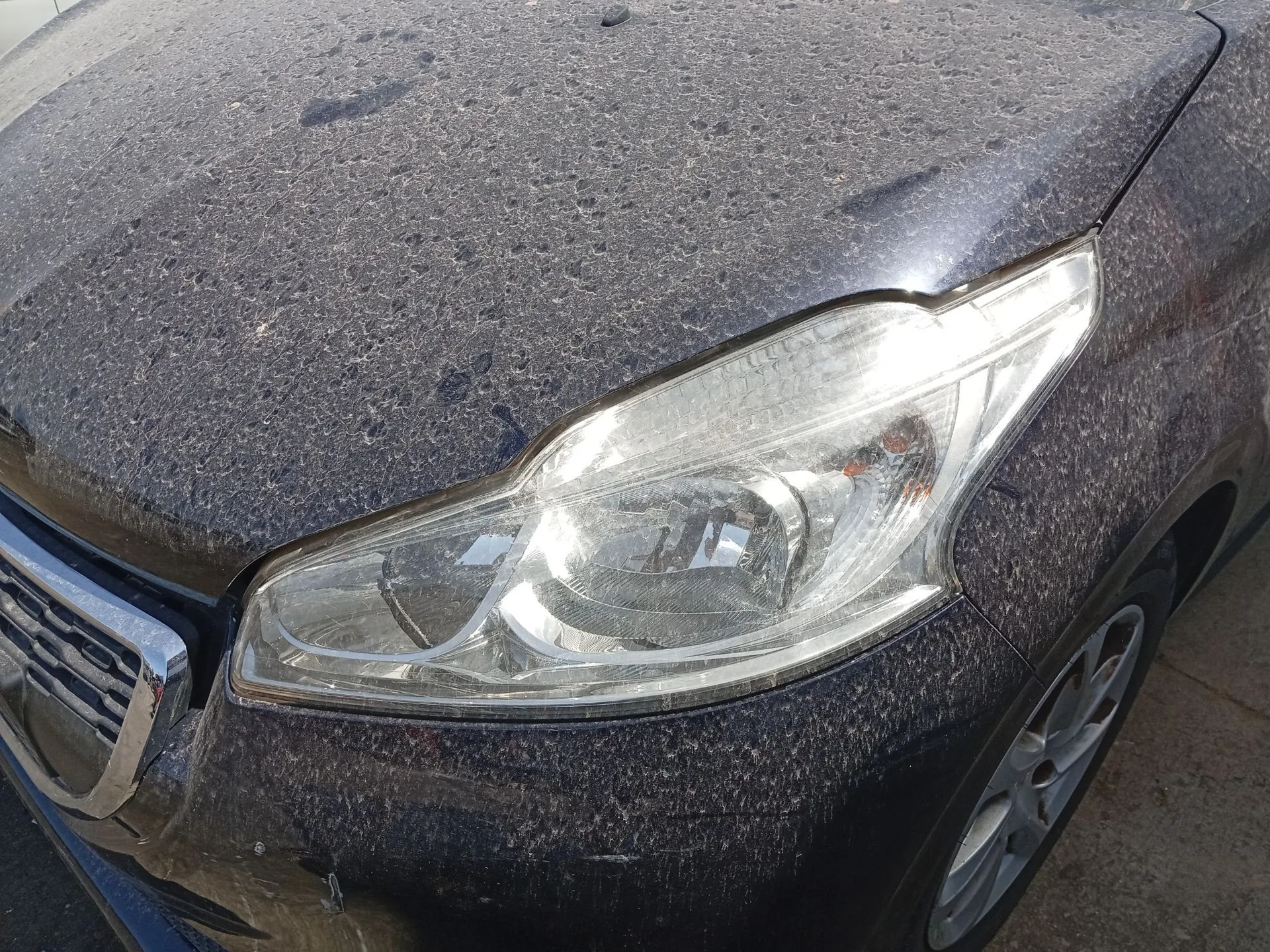 Faro Izquierdo para Peugeot 208 I (Ca_, Cc_)