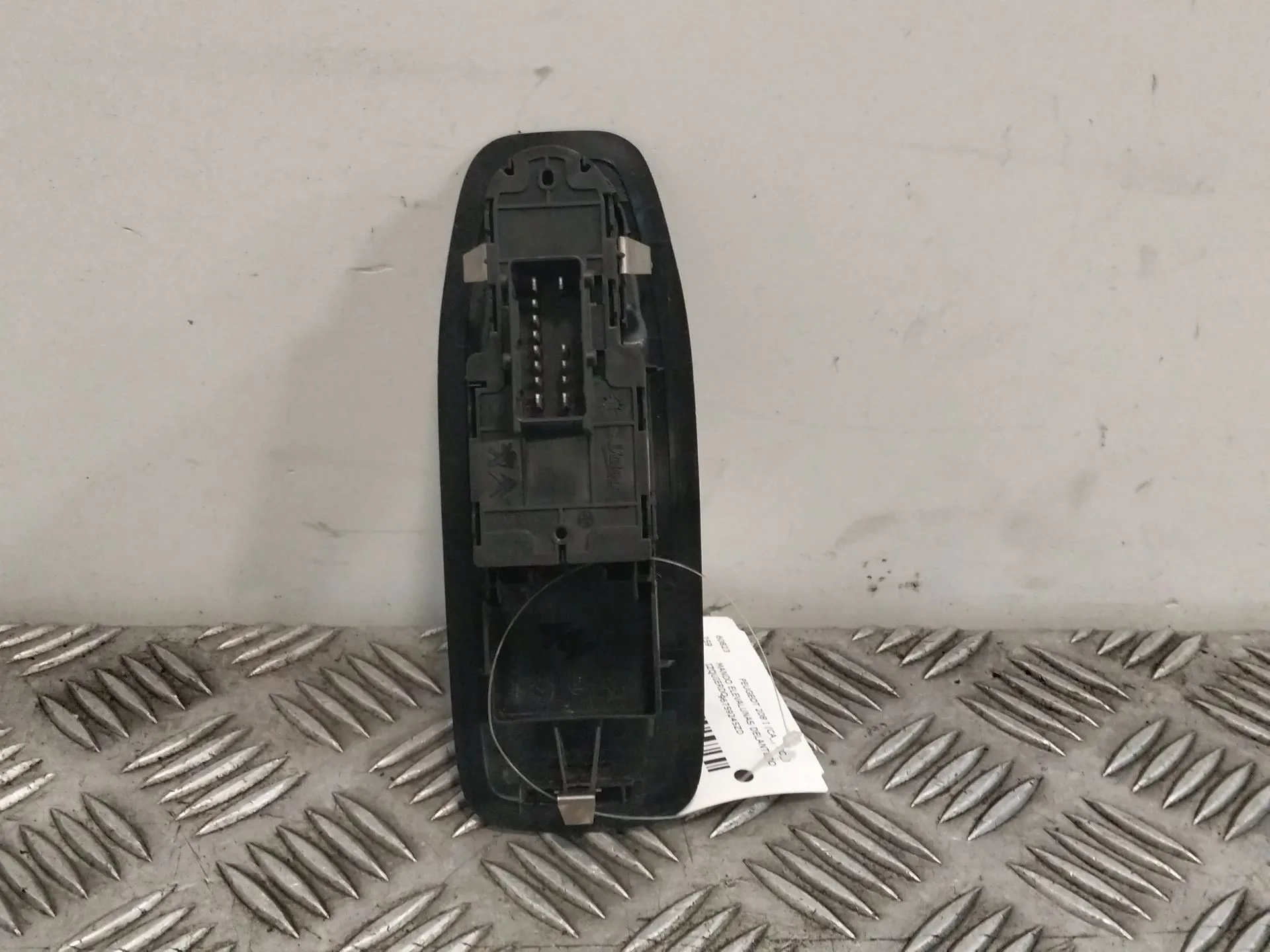 Mando Elevalunas Delantero Izquierdo para Peugeot 208 I (Ca_, Cc_)