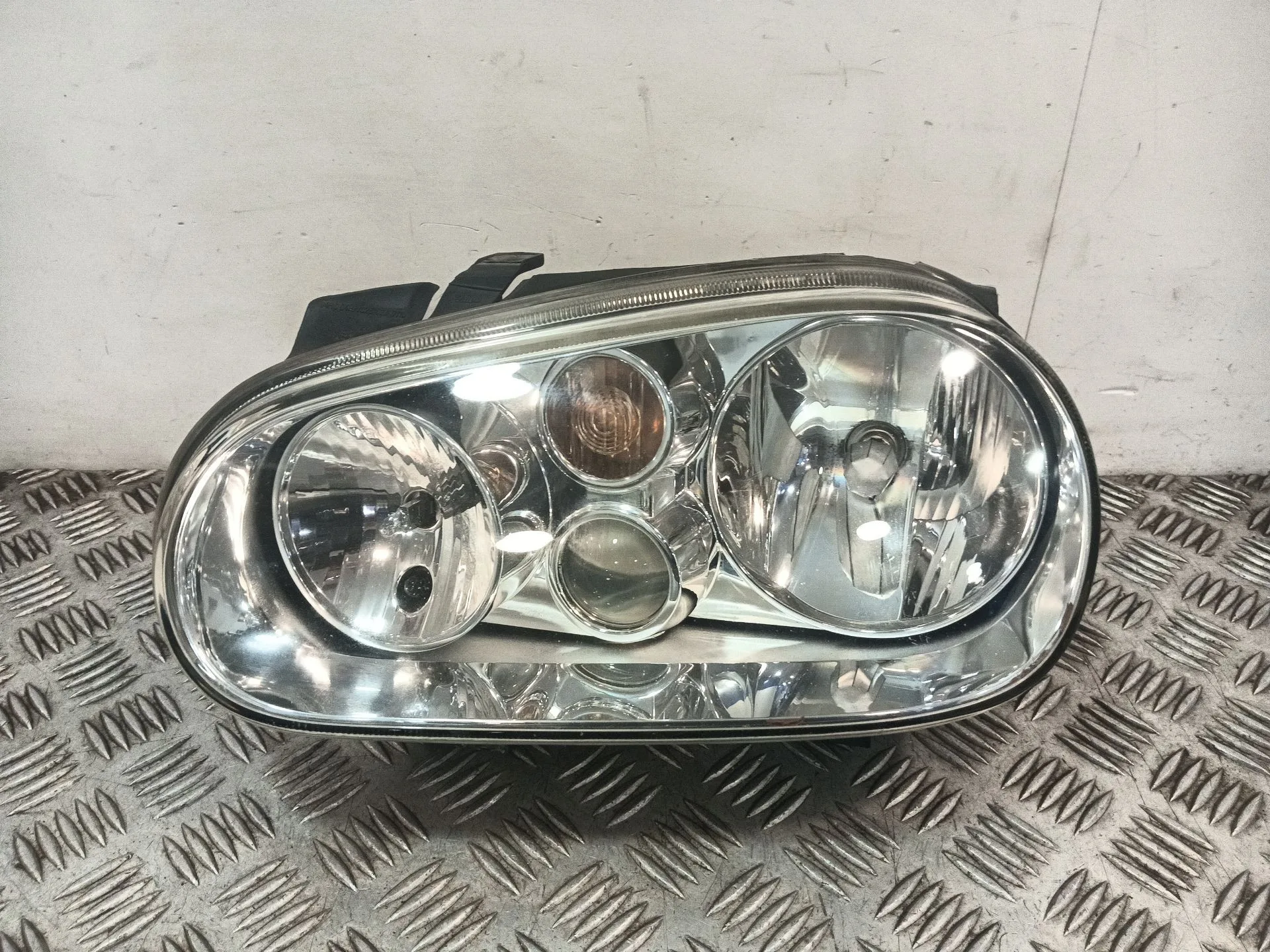 Faro Izquierdo para Volkswagen Golf Iv Variant (1J5)