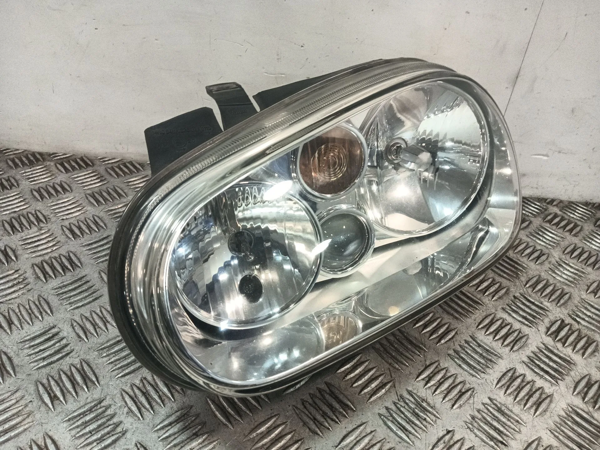 Faro Izquierdo para Volkswagen Golf Iv Variant (1J5)