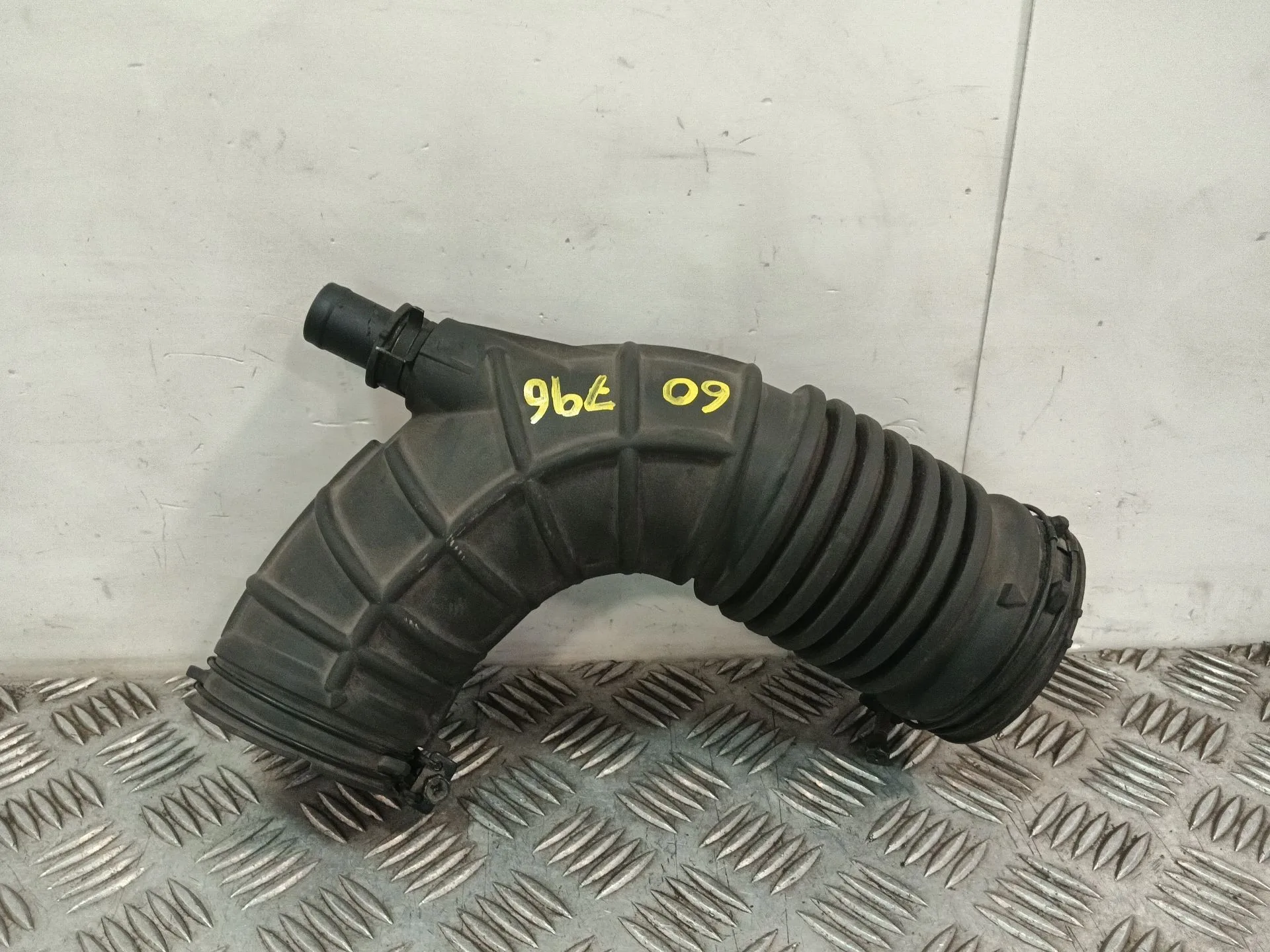 Tubo para Kia Stonic (Yb)