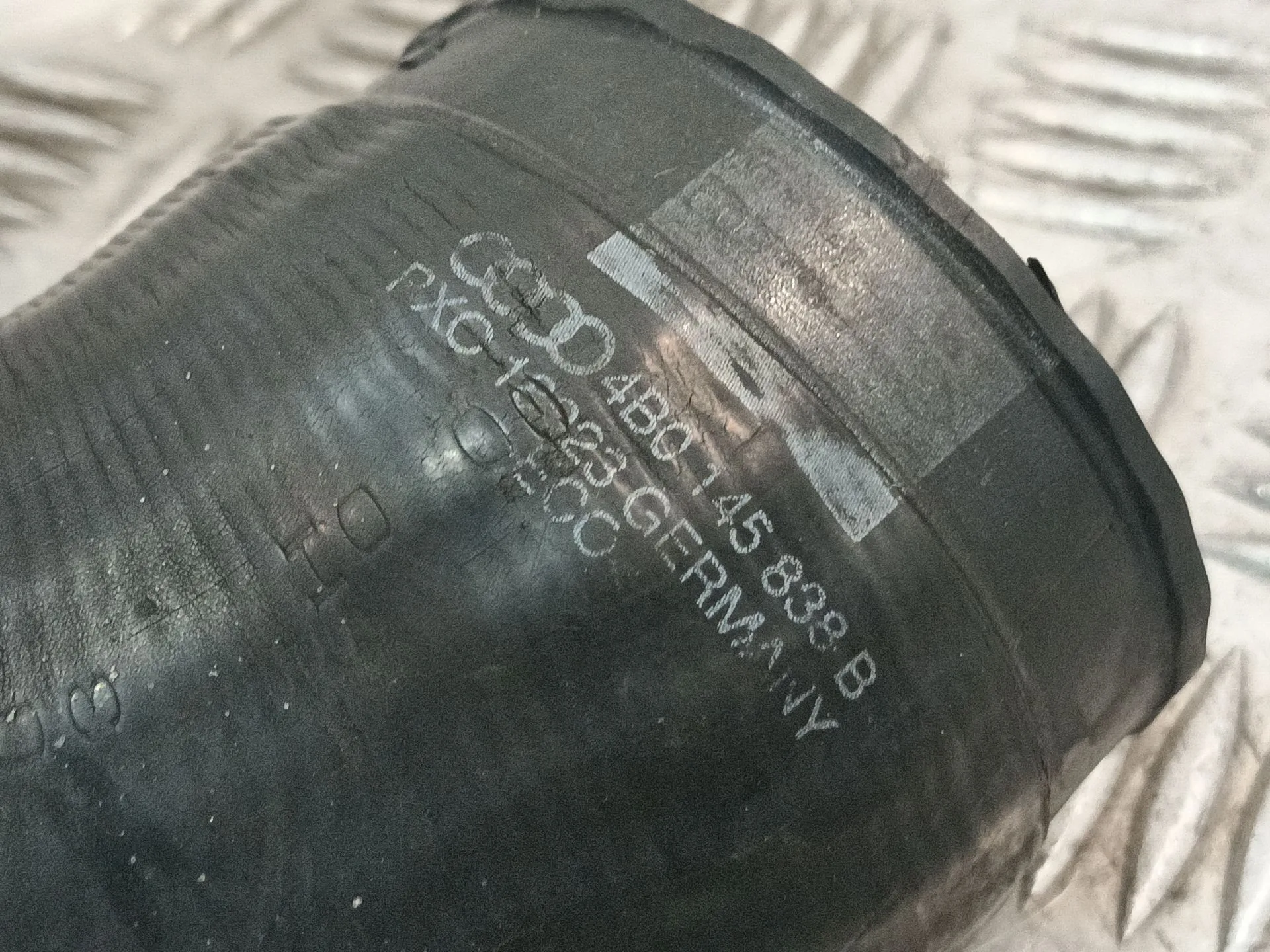 Tubo para Audi A6 C5 Avant (4B5, 4B6)