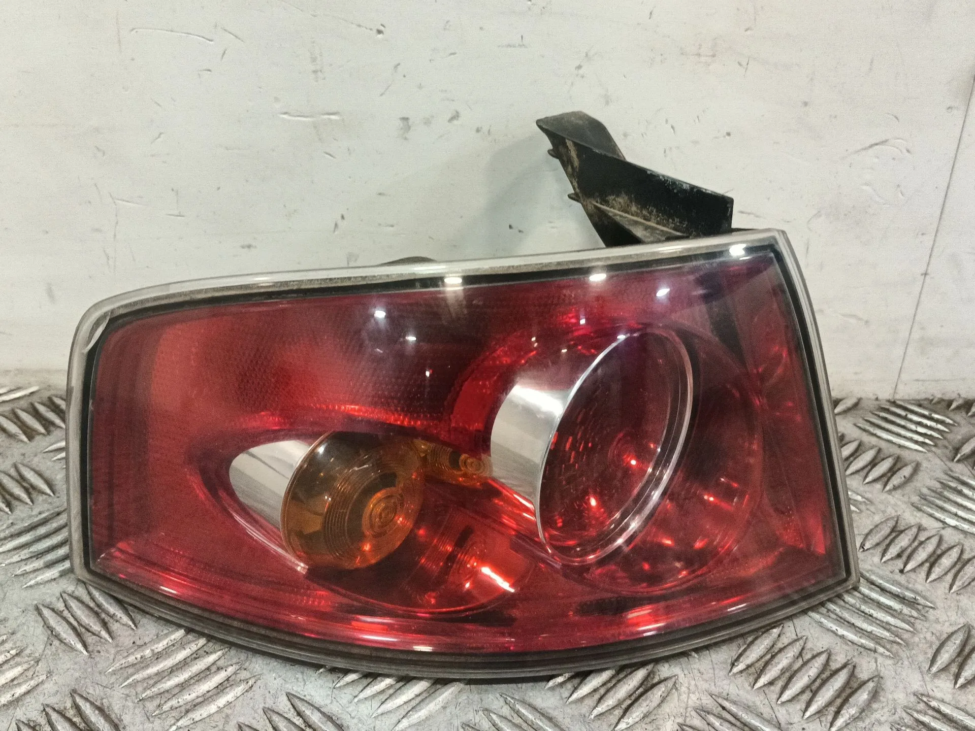 Piloto Trasero Izquierdo para Seat Ibiza Iii (6L1)
