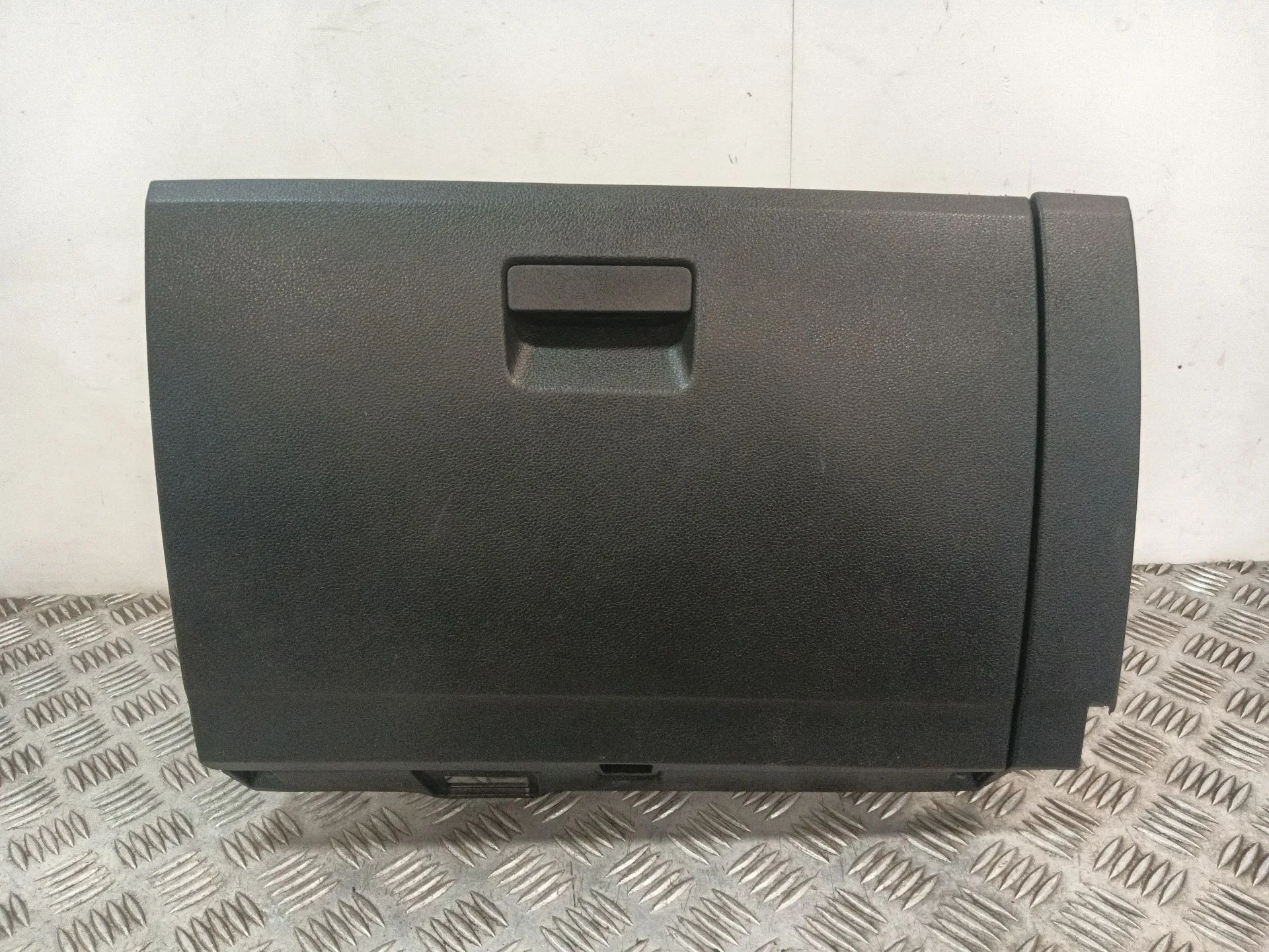 Guantera para Seat Ibiza (Kj1)
