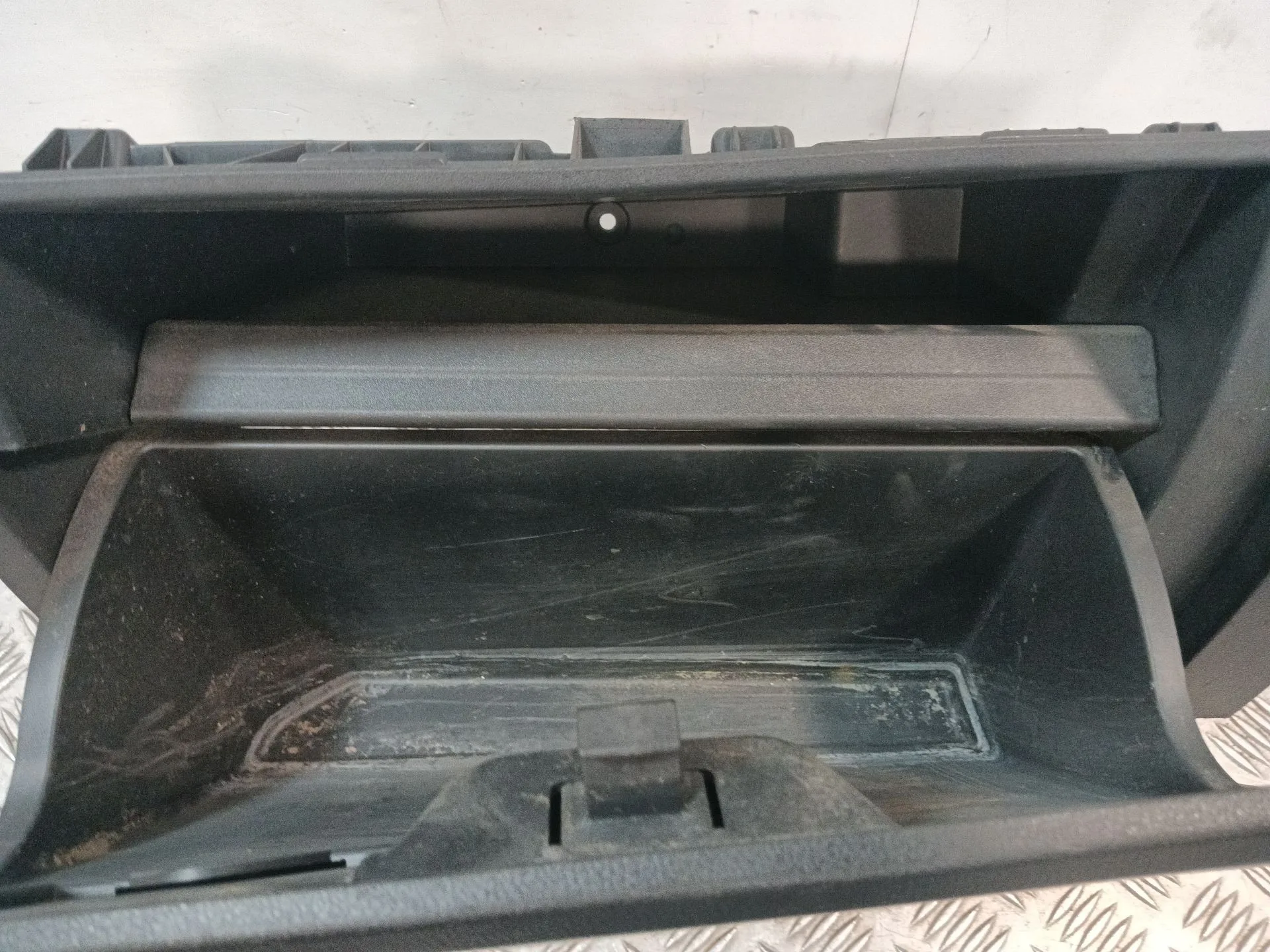 Guantera para Seat Ibiza (Kj1)