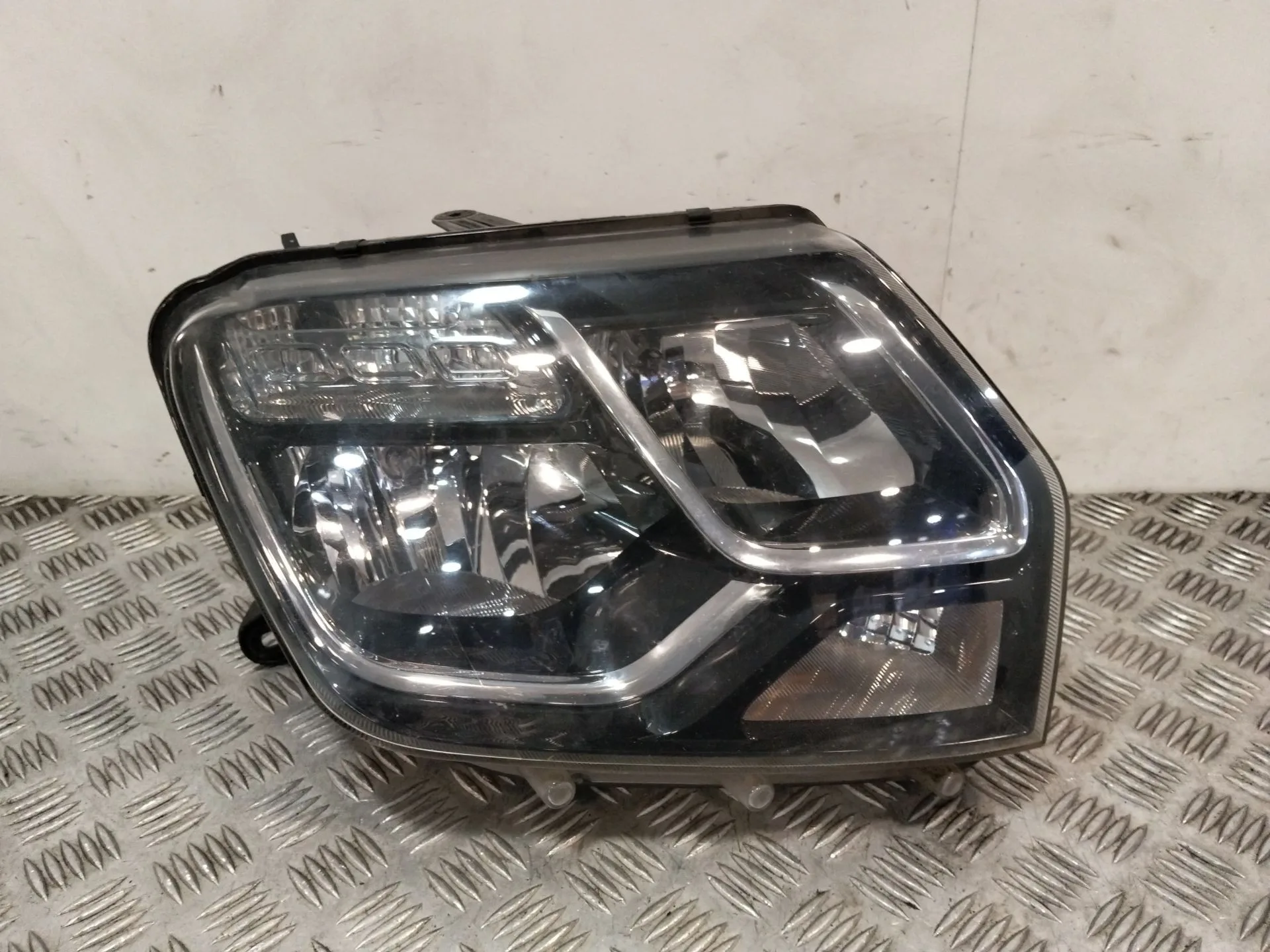 Faro Derecho para Dacia Duster (Hs_)